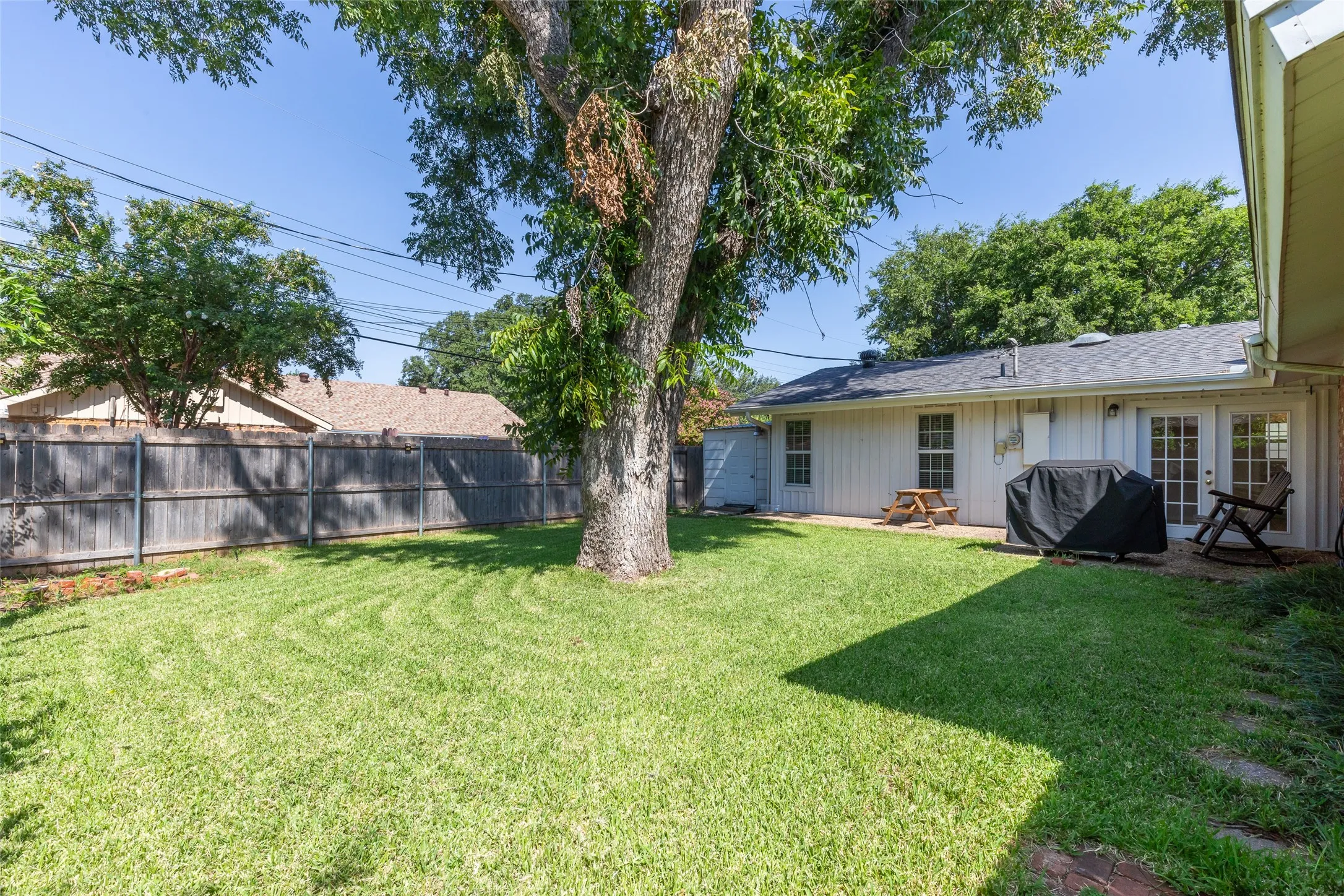 Single Family Residence For Sale in Taylor County , 2032 Regent Drive, Abilene, Texas 79605, 3 Bedroom, 3 Bathroom, 2 Garage spaces, 2,560 Sqft, built in 1960, mls#21346811, Real Estate Agent in Abilene, Homes For Sale in Taylor county, Homes For Sale in Abilene, Realtor in Abilene Texas, Real Estate Brokerage Independent Realty Texas, Luminita Cordes Realtor
