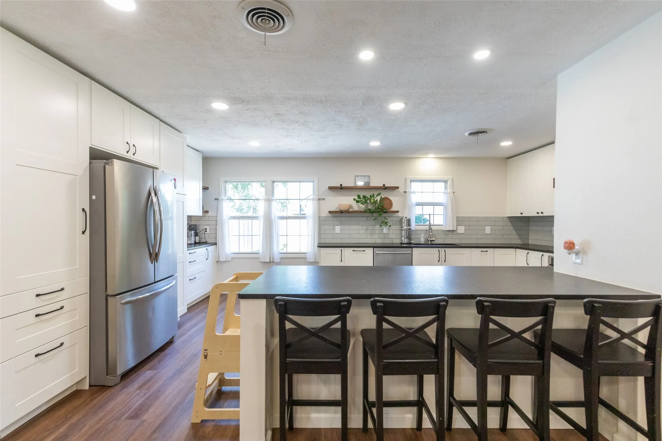Single Family Residence For Sale in Taylor County , 2032 Regent Drive, Abilene, Texas 79605, 3 Bedroom, 3 Bathroom, 2 Garage spaces, 2,560 Sqft, built in 1960, mls#21346811, Real Estate Agent in Abilene, Homes For Sale in Taylor county, Homes For Sale in Abilene, Realtor in Abilene Texas, Real Estate Brokerage Independent Realty Texas, Luminita Cordes Realtor