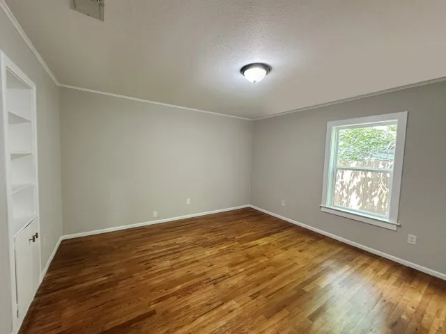 Single Family Residence For Sale in Comanche County , 302 W Highland Avenue, Comanche, Texas 76442, 4 Bedroom, 3 Bathroom, 3 Garage spaces, 2,746 Sqft, built in 1940, mls#21346814, Real Estate Agent in Comanche, Homes For Sale in Comanche county, Homes For Sale in Comanche, Realtor in Comanche Texas, Real Estate Brokerage Independent Realty Texas, Luminita Cordes Realtor