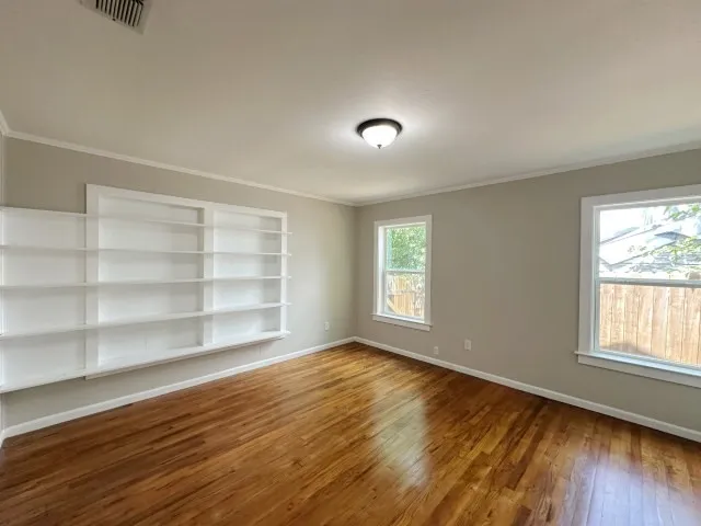 Single Family Residence For Sale in Comanche County , 302 W Highland Avenue, Comanche, Texas 76442, 4 Bedroom, 3 Bathroom, 3 Garage spaces, 2,746 Sqft, built in 1940, mls#21346814, Real Estate Agent in Comanche, Homes For Sale in Comanche county, Homes For Sale in Comanche, Realtor in Comanche Texas, Real Estate Brokerage Independent Realty Texas, Luminita Cordes Realtor