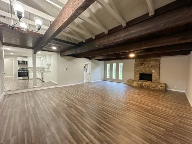 Single Family Residence For Sale in Comanche County , 302 W Highland Avenue, Comanche, Texas 76442, 4 Bedroom, 3 Bathroom, 3 Garage spaces, 2,746 Sqft, built in 1940, mls#21346814, Real Estate Agent in Comanche, Homes For Sale in Comanche county, Homes For Sale in Comanche, Realtor in Comanche Texas, Real Estate Brokerage Independent Realty Texas, Luminita Cordes Realtor
