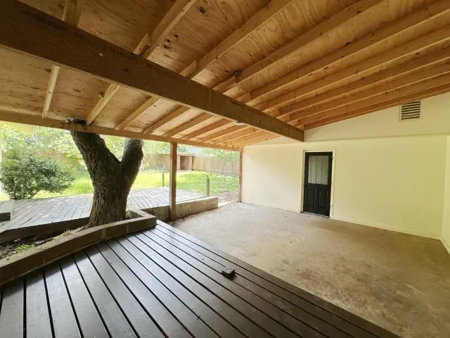 Single Family Residence For Sale in Comanche County , 302 W Highland Avenue, Comanche, Texas 76442, 4 Bedroom, 3 Bathroom, 3 Garage spaces, 2,746 Sqft, built in 1940, mls#21346814, Real Estate Agent in Comanche, Homes For Sale in Comanche county, Homes For Sale in Comanche, Realtor in Comanche Texas, Real Estate Brokerage Independent Realty Texas, Luminita Cordes Realtor