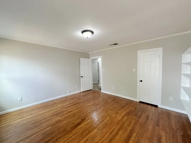 Single Family Residence For Sale in Comanche County , 302 W Highland Avenue, Comanche, Texas 76442, 4 Bedroom, 3 Bathroom, 3 Garage spaces, 2,746 Sqft, built in 1940, mls#21346814, Real Estate Agent in Comanche, Homes For Sale in Comanche county, Homes For Sale in Comanche, Realtor in Comanche Texas, Real Estate Brokerage Independent Realty Texas, Luminita Cordes Realtor
