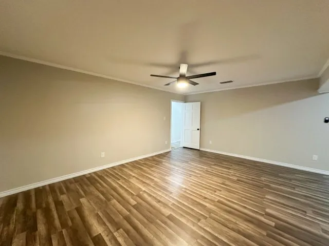 Single Family Residence For Sale in Comanche County , 302 W Highland Avenue, Comanche, Texas 76442, 4 Bedroom, 3 Bathroom, 3 Garage spaces, 2,746 Sqft, built in 1940, mls#21346814, Real Estate Agent in Comanche, Homes For Sale in Comanche county, Homes For Sale in Comanche, Realtor in Comanche Texas, Real Estate Brokerage Independent Realty Texas, Luminita Cordes Realtor