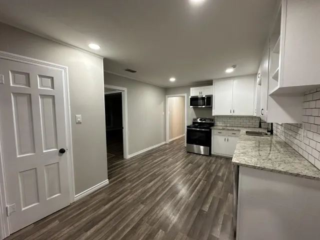 Single Family Residence For Sale in Comanche County , 302 W Highland Avenue, Comanche, Texas 76442, 4 Bedroom, 3 Bathroom, 3 Garage spaces, 2,746 Sqft, built in 1940, mls#21346814, Real Estate Agent in Comanche, Homes For Sale in Comanche county, Homes For Sale in Comanche, Realtor in Comanche Texas, Real Estate Brokerage Independent Realty Texas, Luminita Cordes Realtor