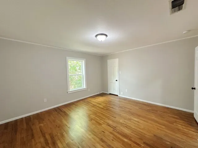Single Family Residence For Sale in Comanche County , 302 W Highland Avenue, Comanche, Texas 76442, 4 Bedroom, 3 Bathroom, 3 Garage spaces, 2,746 Sqft, built in 1940, mls#21346814, Real Estate Agent in Comanche, Homes For Sale in Comanche county, Homes For Sale in Comanche, Realtor in Comanche Texas, Real Estate Brokerage Independent Realty Texas, Luminita Cordes Realtor