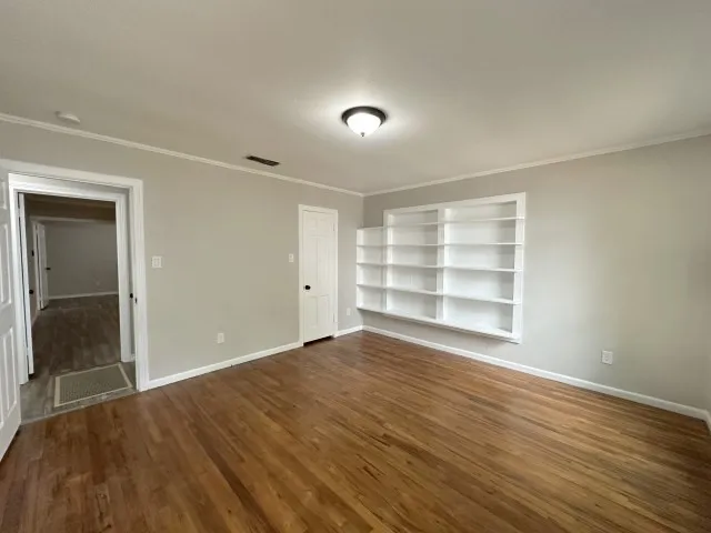 Single Family Residence For Sale in Comanche County , 302 W Highland Avenue, Comanche, Texas 76442, 4 Bedroom, 3 Bathroom, 3 Garage spaces, 2,746 Sqft, built in 1940, mls#21346814, Real Estate Agent in Comanche, Homes For Sale in Comanche county, Homes For Sale in Comanche, Realtor in Comanche Texas, Real Estate Brokerage Independent Realty Texas, Luminita Cordes Realtor