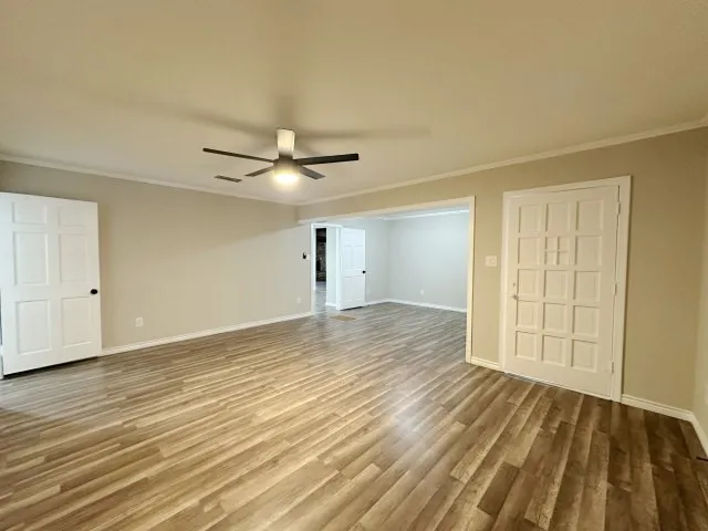 Single Family Residence For Sale in Comanche County , 302 W Highland Avenue, Comanche, Texas 76442, 4 Bedroom, 3 Bathroom, 3 Garage spaces, 2,746 Sqft, built in 1940, mls#21346814, Real Estate Agent in Comanche, Homes For Sale in Comanche county, Homes For Sale in Comanche, Realtor in Comanche Texas, Real Estate Brokerage Independent Realty Texas, Luminita Cordes Realtor
