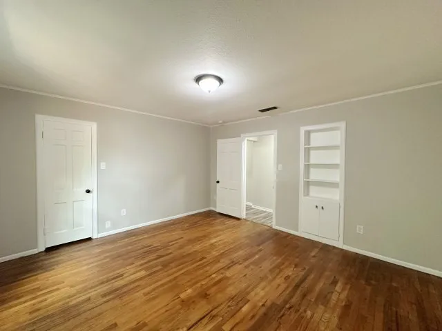 Single Family Residence For Sale in Comanche County , 302 W Highland Avenue, Comanche, Texas 76442, 4 Bedroom, 3 Bathroom, 3 Garage spaces, 2,746 Sqft, built in 1940, mls#21346814, Real Estate Agent in Comanche, Homes For Sale in Comanche county, Homes For Sale in Comanche, Realtor in Comanche Texas, Real Estate Brokerage Independent Realty Texas, Luminita Cordes Realtor