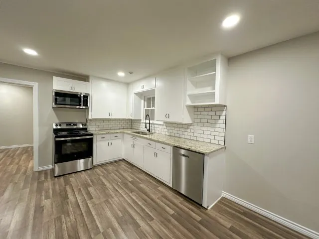 Single Family Residence For Sale in Comanche County , 302 W Highland Avenue, Comanche, Texas 76442, 4 Bedroom, 3 Bathroom, 3 Garage spaces, 2,746 Sqft, built in 1940, mls#21346814, Real Estate Agent in Comanche, Homes For Sale in Comanche county, Homes For Sale in Comanche, Realtor in Comanche Texas, Real Estate Brokerage Independent Realty Texas, Luminita Cordes Realtor