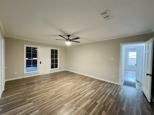 Single Family Residence For Sale in Comanche County , 302 W Highland Avenue, Comanche, Texas 76442, 4 Bedroom, 3 Bathroom, 3 Garage spaces, 2,746 Sqft, built in 1940, mls#21346814, Real Estate Agent in Comanche, Homes For Sale in Comanche county, Homes For Sale in Comanche, Realtor in Comanche Texas, Real Estate Brokerage Independent Realty Texas, Luminita Cordes Realtor
