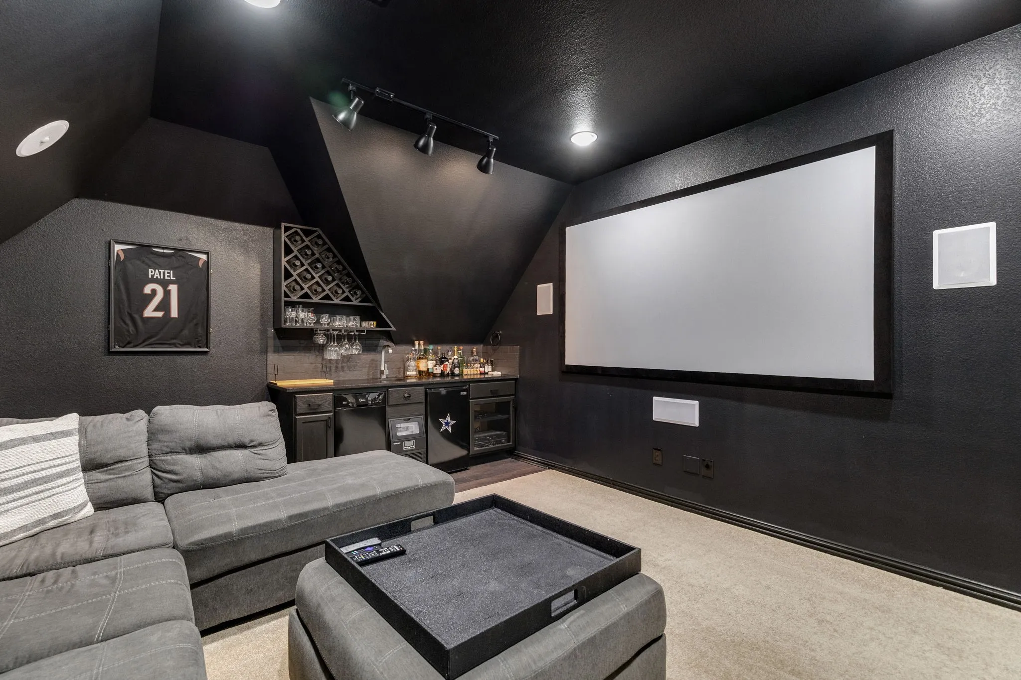 Single Family Residence For Sale in Dallas County , 2029 N Hill Drive, Irving, Texas 75038, 4 Bedroom, 3 Bathroom, 2 Garage spaces, 3,638 Sqft, built in 2016, mls#21343017, Real Estate Agent in Irving, Homes For Sale in Dallas county, Homes For Sale in Irving, Realtor in Irving Texas, Real Estate Brokerage Independent Realty Texas, Luminita Cordes Realtor