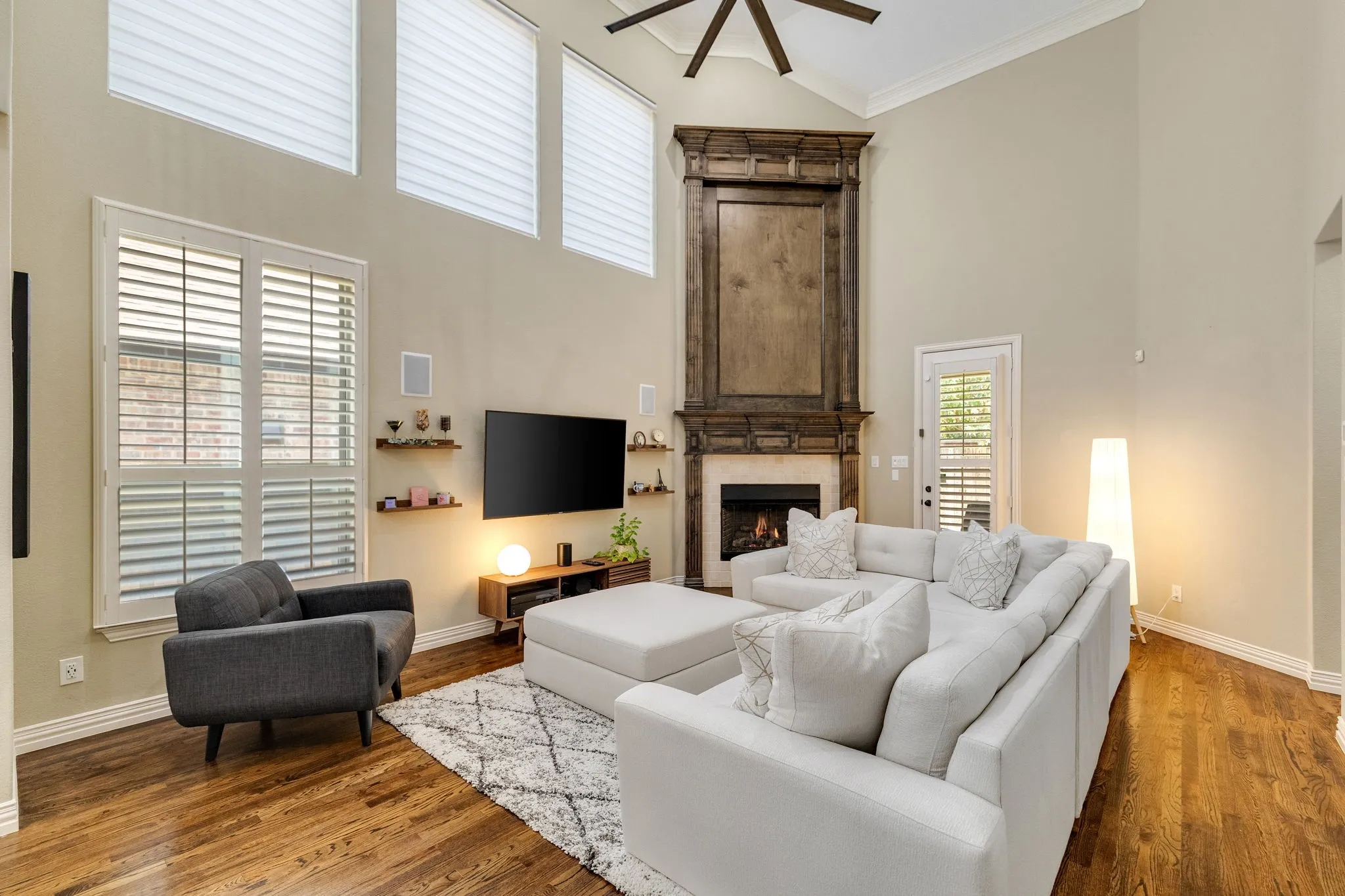 Single Family Residence For Sale in Dallas County , 2029 N Hill Drive, Irving, Texas 75038, 4 Bedroom, 3 Bathroom, 2 Garage spaces, 3,638 Sqft, built in 2016, mls#21343017, Real Estate Agent in Irving, Homes For Sale in Dallas county, Homes For Sale in Irving, Realtor in Irving Texas, Real Estate Brokerage Independent Realty Texas, Luminita Cordes Realtor