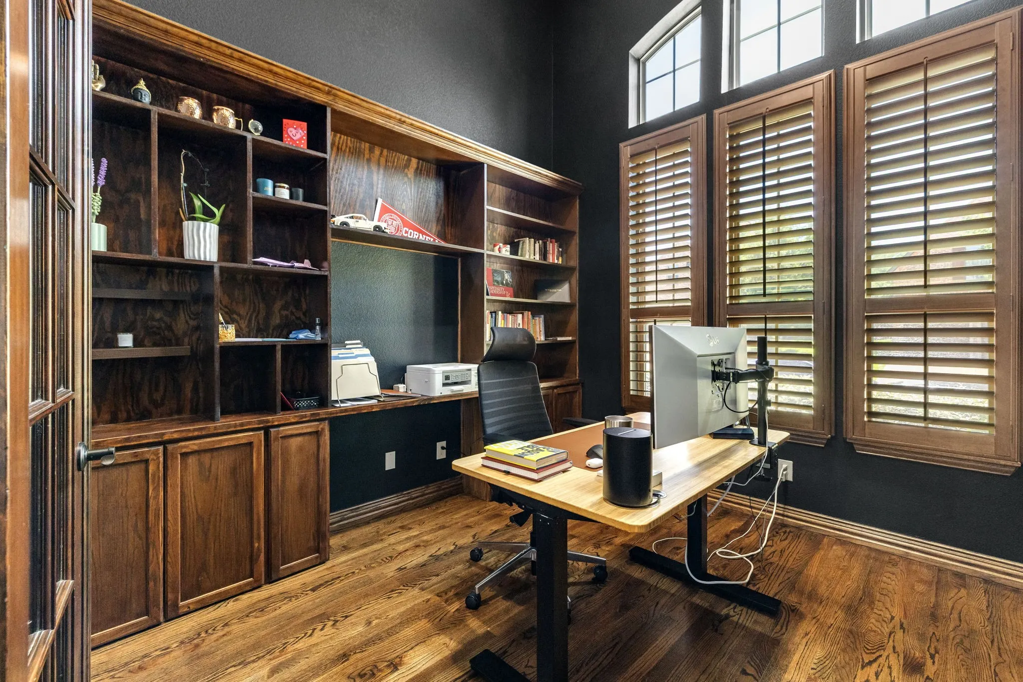 Single Family Residence For Sale in Dallas County , 2029 N Hill Drive, Irving, Texas 75038, 4 Bedroom, 3 Bathroom, 2 Garage spaces, 3,638 Sqft, built in 2016, mls#21343017, Real Estate Agent in Irving, Homes For Sale in Dallas county, Homes For Sale in Irving, Realtor in Irving Texas, Real Estate Brokerage Independent Realty Texas, Luminita Cordes Realtor