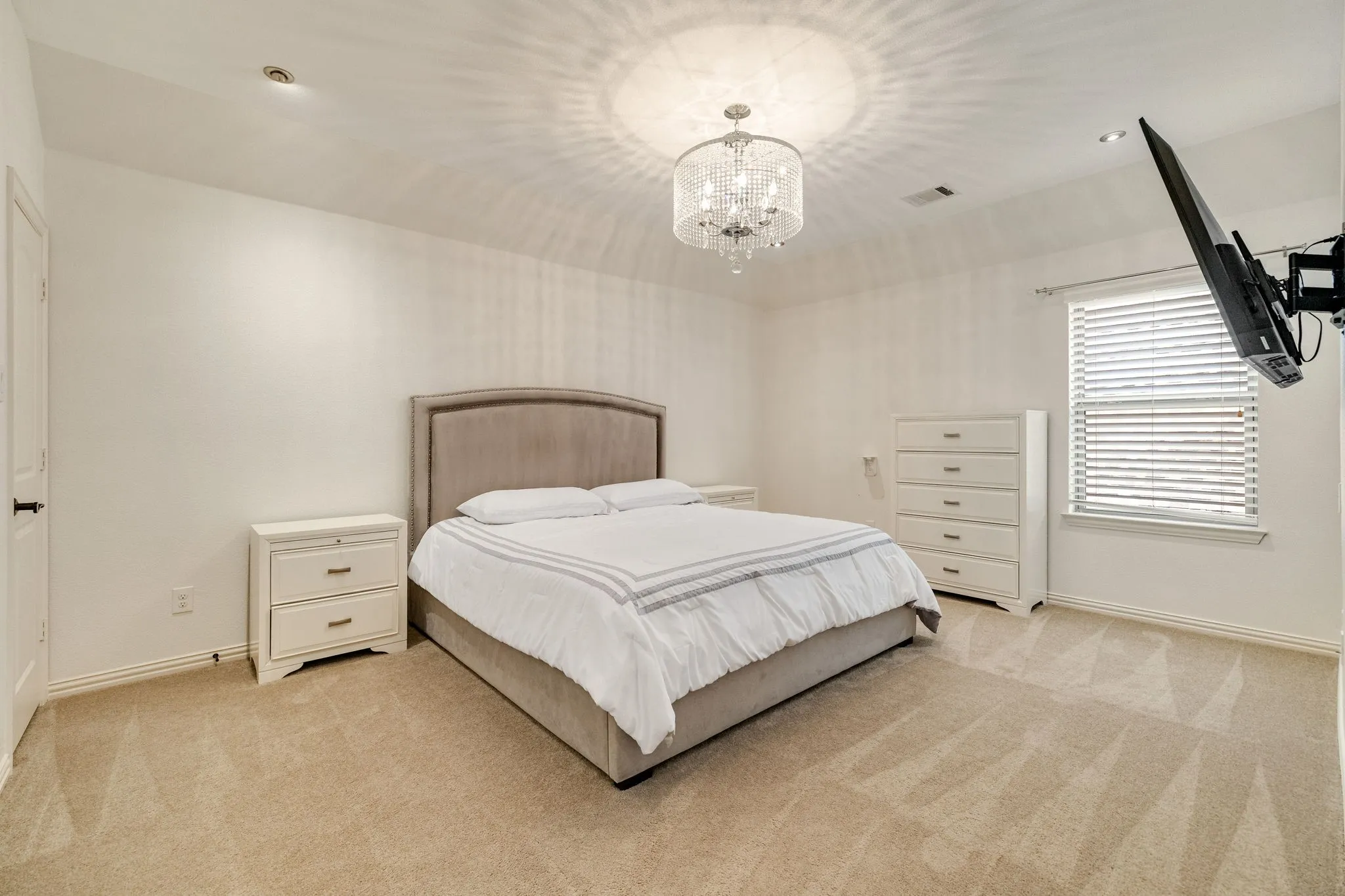 Single Family Residence For Sale in Dallas County , 2029 N Hill Drive, Irving, Texas 75038, 4 Bedroom, 3 Bathroom, 2 Garage spaces, 3,638 Sqft, built in 2016, mls#21343017, Real Estate Agent in Irving, Homes For Sale in Dallas county, Homes For Sale in Irving, Realtor in Irving Texas, Real Estate Brokerage Independent Realty Texas, Luminita Cordes Realtor
