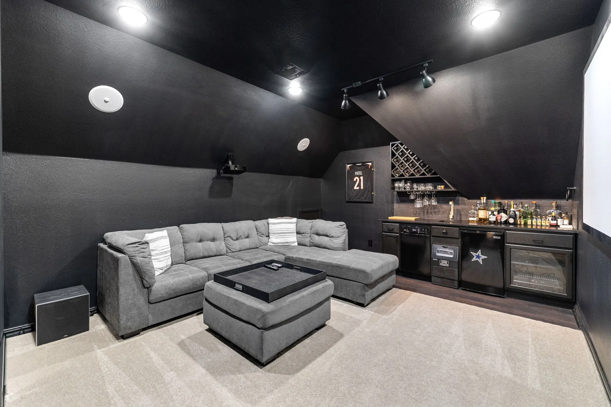 Single Family Residence For Sale in Dallas County , 2029 N Hill Drive, Irving, Texas 75038, 4 Bedroom, 3 Bathroom, 2 Garage spaces, 3,638 Sqft, built in 2016, mls#21343017, Real Estate Agent in Irving, Homes For Sale in Dallas county, Homes For Sale in Irving, Realtor in Irving Texas, Real Estate Brokerage Independent Realty Texas, Luminita Cordes Realtor