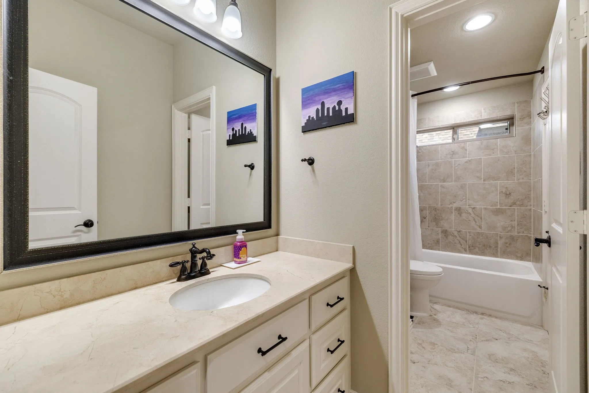 Single Family Residence For Sale in Dallas County , 2029 N Hill Drive, Irving, Texas 75038, 4 Bedroom, 3 Bathroom, 2 Garage spaces, 3,638 Sqft, built in 2016, mls#21343017, Real Estate Agent in Irving, Homes For Sale in Dallas county, Homes For Sale in Irving, Realtor in Irving Texas, Real Estate Brokerage Independent Realty Texas, Luminita Cordes Realtor