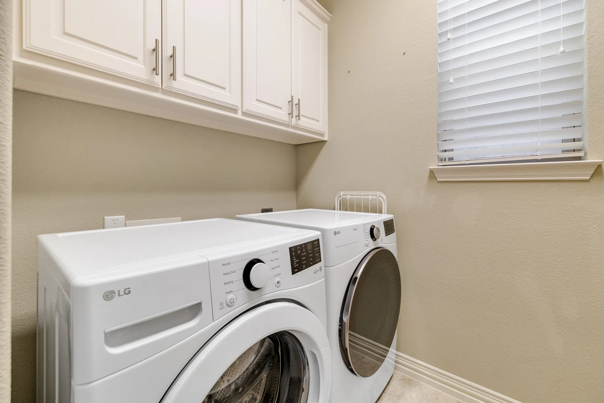 Single Family Residence For Sale in Dallas County , 2029 N Hill Drive, Irving, Texas 75038, 4 Bedroom, 3 Bathroom, 2 Garage spaces, 3,638 Sqft, built in 2016, mls#21343017, Real Estate Agent in Irving, Homes For Sale in Dallas county, Homes For Sale in Irving, Realtor in Irving Texas, Real Estate Brokerage Independent Realty Texas, Luminita Cordes Realtor