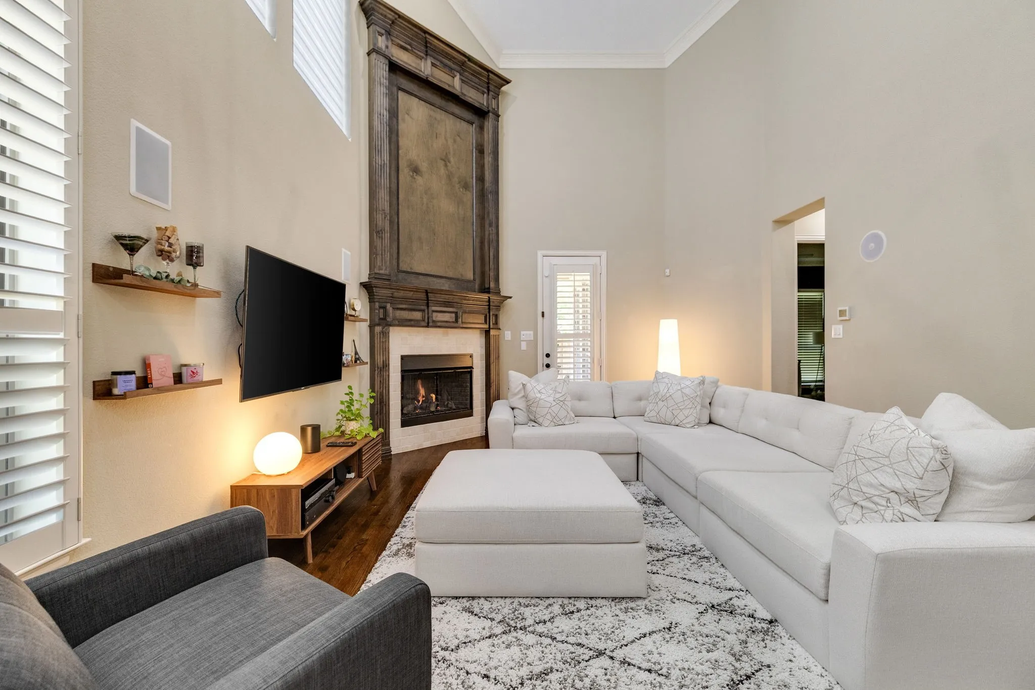 Single Family Residence For Sale in Dallas County , 2029 N Hill Drive, Irving, Texas 75038, 4 Bedroom, 3 Bathroom, 2 Garage spaces, 3,638 Sqft, built in 2016, mls#21343017, Real Estate Agent in Irving, Homes For Sale in Dallas county, Homes For Sale in Irving, Realtor in Irving Texas, Real Estate Brokerage Independent Realty Texas, Luminita Cordes Realtor