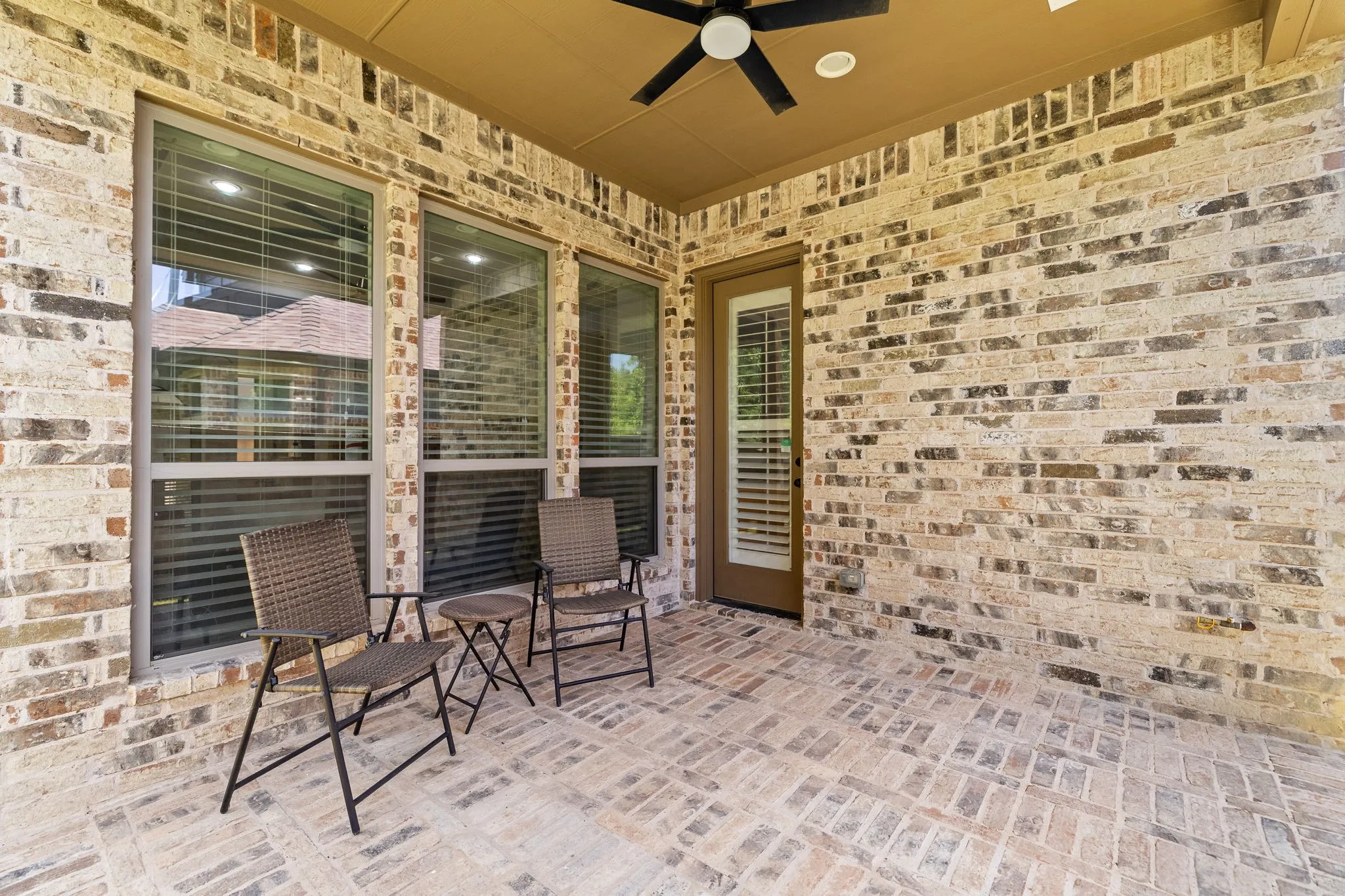 Single Family Residence For Sale in Dallas County , 2029 N Hill Drive, Irving, Texas 75038, 4 Bedroom, 3 Bathroom, 2 Garage spaces, 3,638 Sqft, built in 2016, mls#21343017, Real Estate Agent in Irving, Homes For Sale in Dallas county, Homes For Sale in Irving, Realtor in Irving Texas, Real Estate Brokerage Independent Realty Texas, Luminita Cordes Realtor