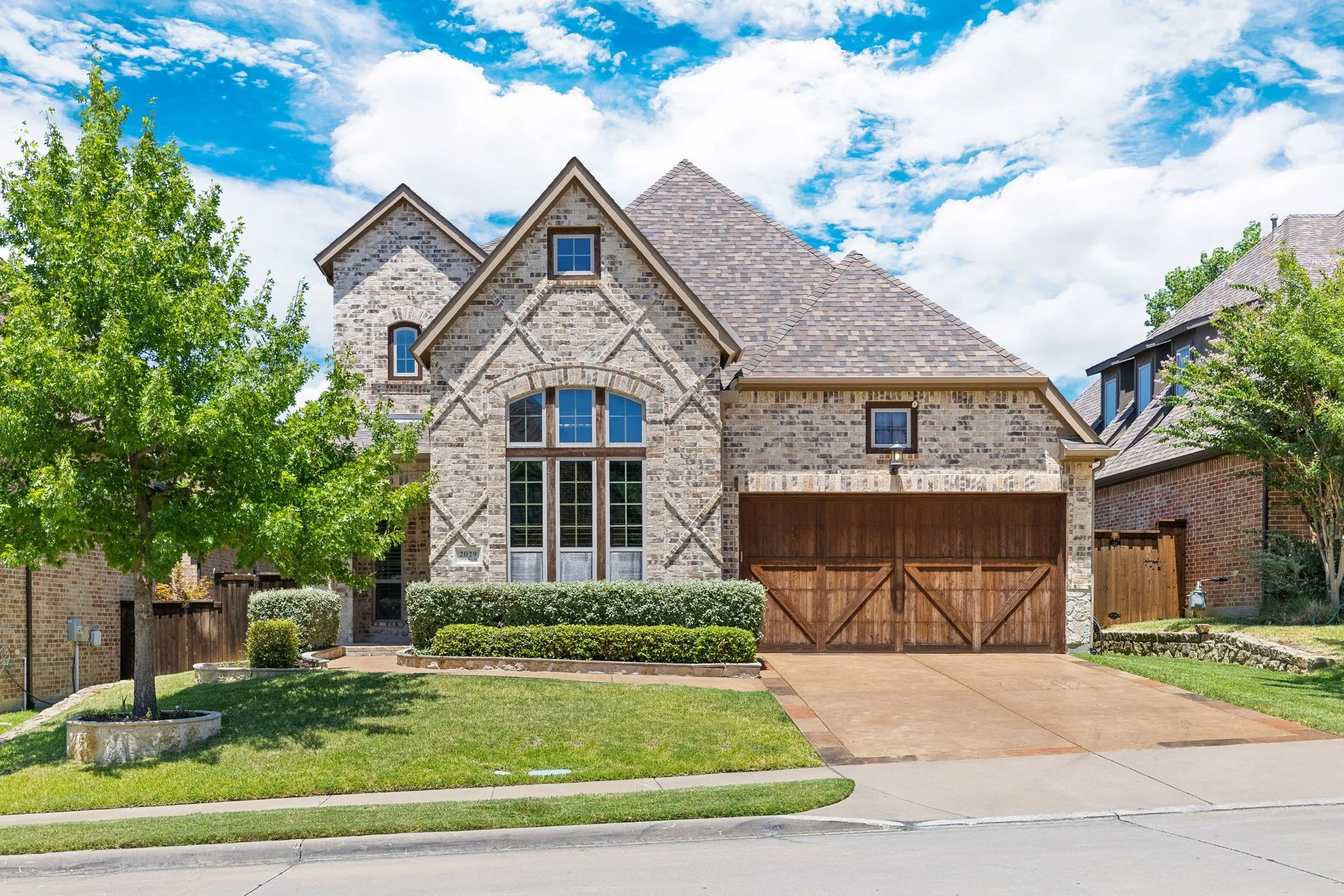 Single Family Residence For Sale in Dallas County , 2029 N Hill Drive, Irving, Texas 75038, 4 Bedroom, 3 Bathroom, 2 Garage spaces, 3,638 Sqft, built in 2016, mls#21343017, Real Estate Agent in Irving, Homes For Sale in Dallas county, Homes For Sale in Irving, Realtor in Irving Texas, Real Estate Brokerage Independent Realty Texas, Luminita Cordes Realtor