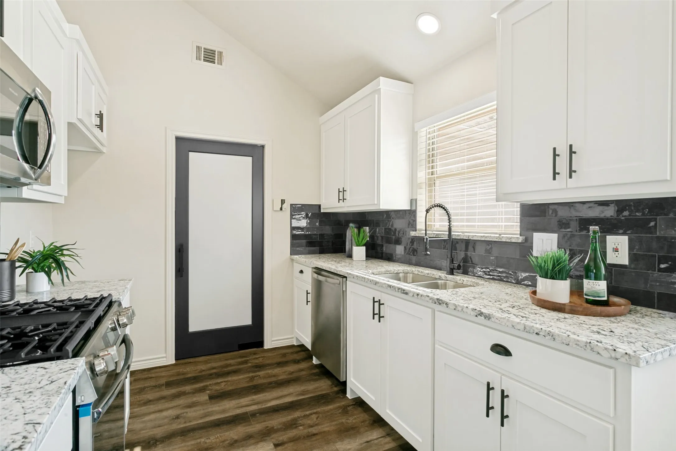 Single Family Residence For Sale in Denton County , 2212 Silverthorn Lane, Flower Mound, Texas 75028, 3 Bedroom, 2 Bathroom, 2 Garage spaces, 1,142 Sqft, built in 1990, mls#21346290, Real Estate Agent in Flower Mound, Homes For Sale in Denton county, Homes For Sale in Flower Mound, Realtor in Flower Mound Texas, Real Estate Brokerage Independent Realty Texas, Luminita Cordes Realtor