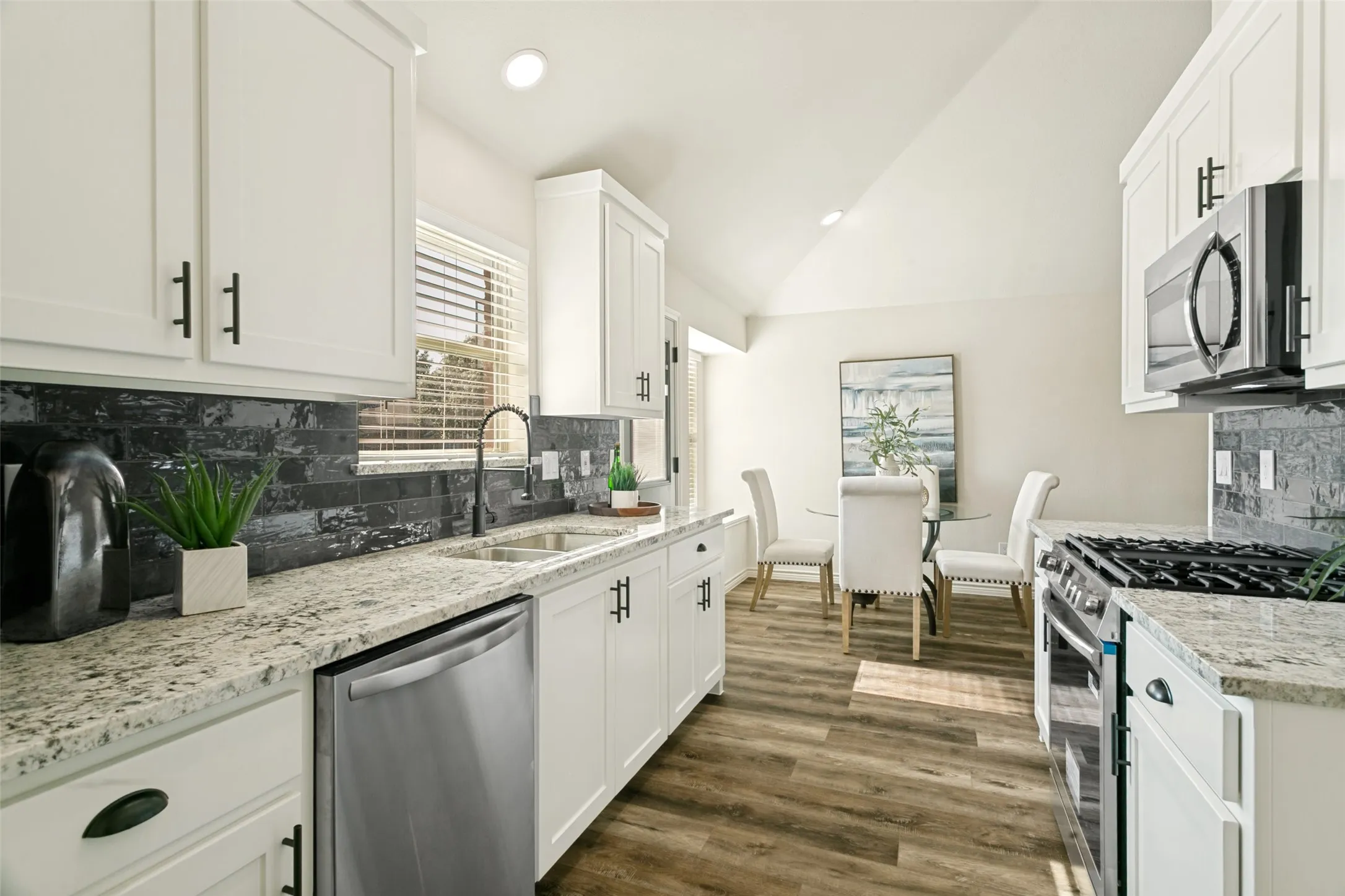 Single Family Residence For Sale in Denton County , 2212 Silverthorn Lane, Flower Mound, Texas 75028, 3 Bedroom, 2 Bathroom, 2 Garage spaces, 1,142 Sqft, built in 1990, mls#21346290, Real Estate Agent in Flower Mound, Homes For Sale in Denton county, Homes For Sale in Flower Mound, Realtor in Flower Mound Texas, Real Estate Brokerage Independent Realty Texas, Luminita Cordes Realtor