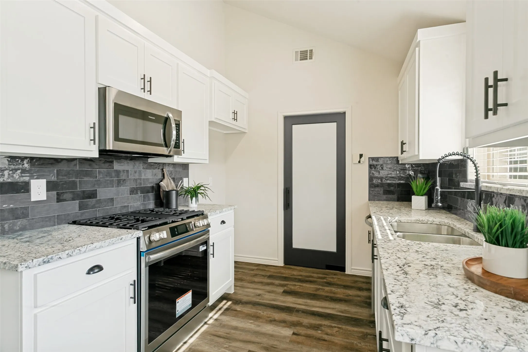 Single Family Residence For Sale in Denton County , 2212 Silverthorn Lane, Flower Mound, Texas 75028, 3 Bedroom, 2 Bathroom, 2 Garage spaces, 1,142 Sqft, built in 1990, mls#21346290, Real Estate Agent in Flower Mound, Homes For Sale in Denton county, Homes For Sale in Flower Mound, Realtor in Flower Mound Texas, Real Estate Brokerage Independent Realty Texas, Luminita Cordes Realtor