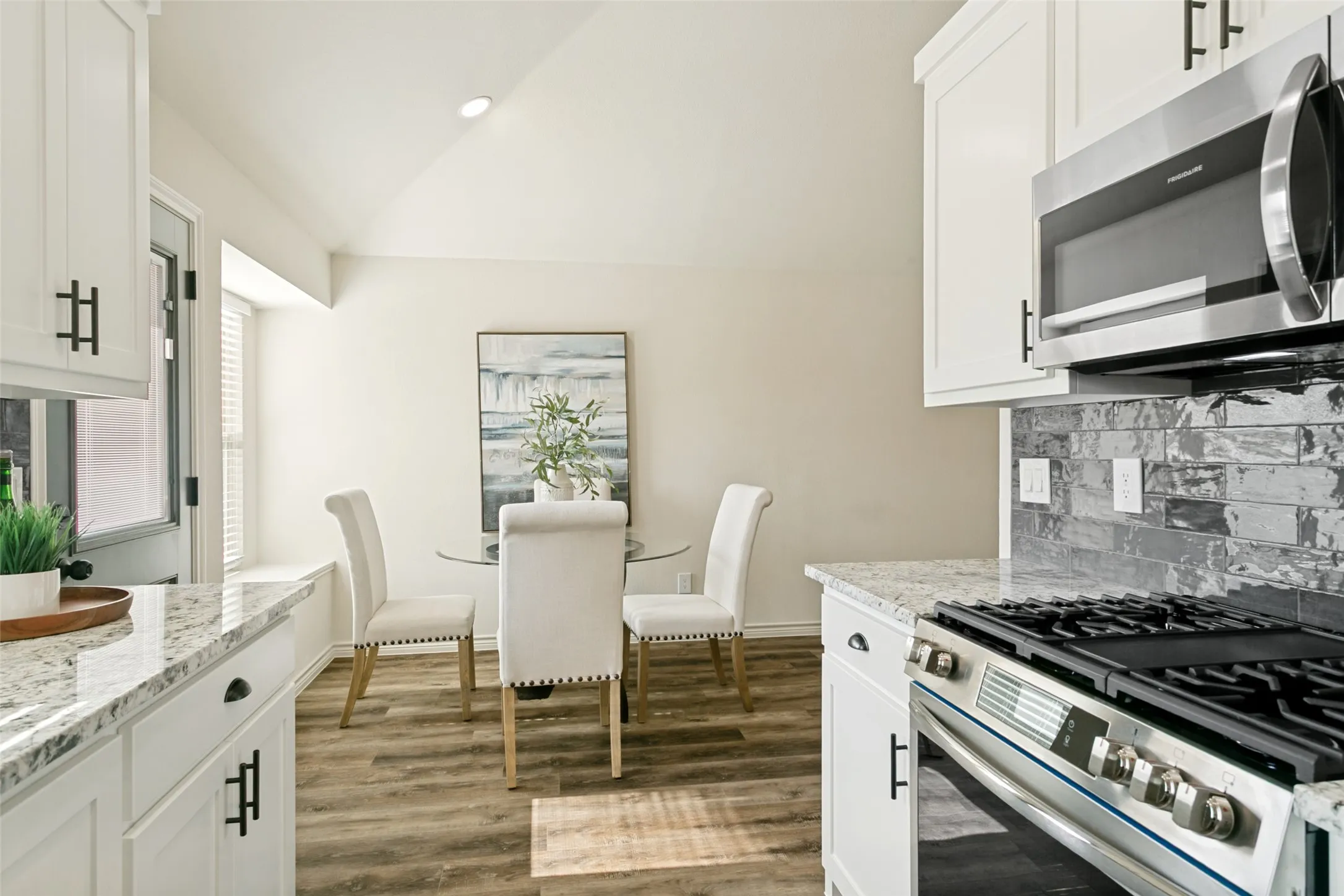 Single Family Residence For Sale in Denton County , 2212 Silverthorn Lane, Flower Mound, Texas 75028, 3 Bedroom, 2 Bathroom, 2 Garage spaces, 1,142 Sqft, built in 1990, mls#21346290, Real Estate Agent in Flower Mound, Homes For Sale in Denton county, Homes For Sale in Flower Mound, Realtor in Flower Mound Texas, Real Estate Brokerage Independent Realty Texas, Luminita Cordes Realtor