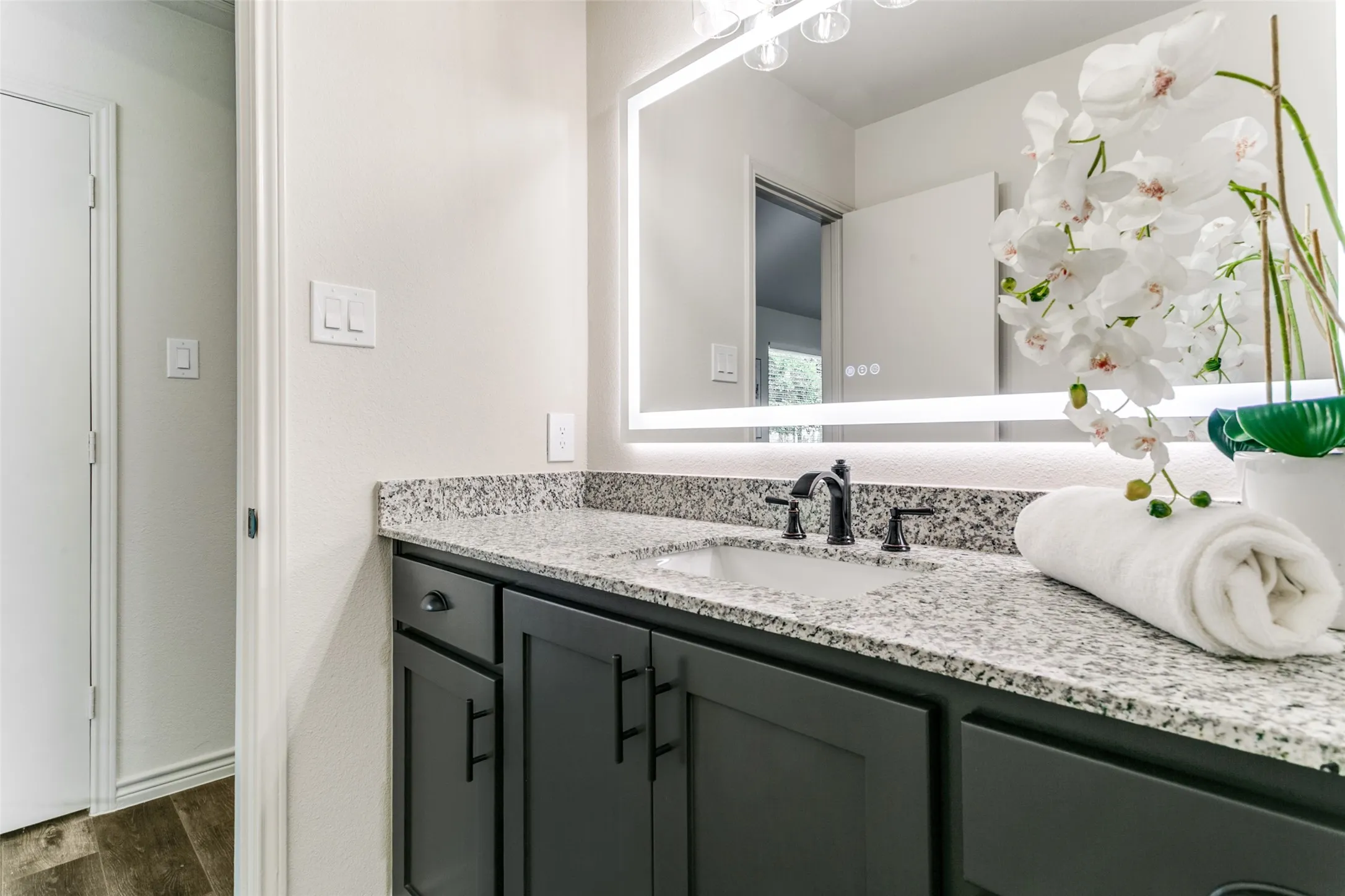 Single Family Residence For Sale in Denton County , 2212 Silverthorn Lane, Flower Mound, Texas 75028, 3 Bedroom, 2 Bathroom, 2 Garage spaces, 1,142 Sqft, built in 1990, mls#21346290, Real Estate Agent in Flower Mound, Homes For Sale in Denton county, Homes For Sale in Flower Mound, Realtor in Flower Mound Texas, Real Estate Brokerage Independent Realty Texas, Luminita Cordes Realtor