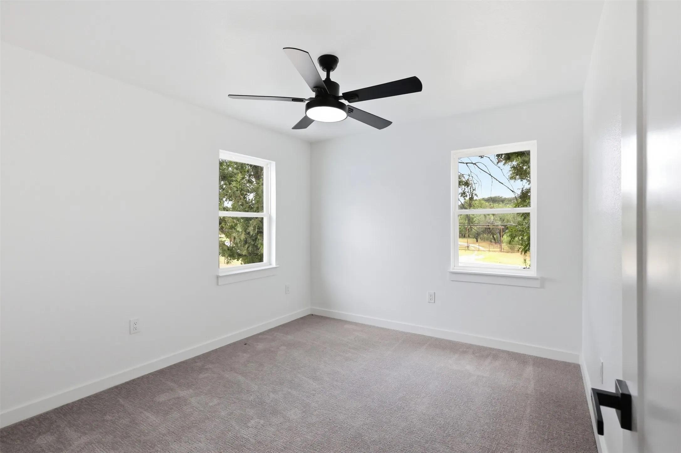 Single Family Residence For Sale in Palo Pinto County , 3239 Fm 2256, Mineral Wells, Texas 76067, 4 Bedroom, 3 Bathroom, 4 Garage spaces, 1,800 Sqft, built in 1955, mls#21340057, Real Estate Agent in Mineral Wells, Homes For Sale in Palo Pinto county, Homes For Sale in Mineral Wells, Realtor in Mineral Wells Texas, Real Estate Brokerage Independent Realty Texas, Luminita Cordes Realtor