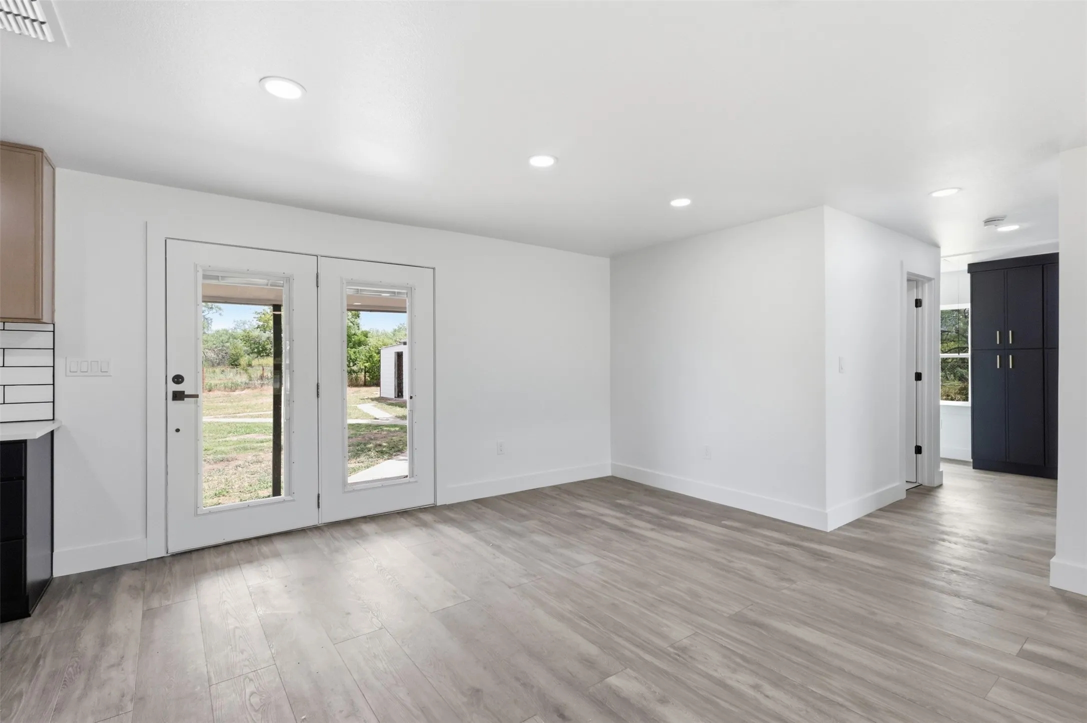 Single Family Residence For Sale in Palo Pinto County , 3239 Fm 2256, Mineral Wells, Texas 76067, 4 Bedroom, 3 Bathroom, 4 Garage spaces, 1,800 Sqft, built in 1955, mls#21340057, Real Estate Agent in Mineral Wells, Homes For Sale in Palo Pinto county, Homes For Sale in Mineral Wells, Realtor in Mineral Wells Texas, Real Estate Brokerage Independent Realty Texas, Luminita Cordes Realtor