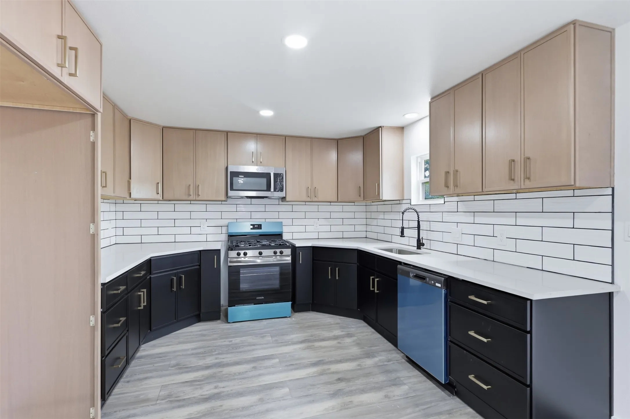 Single Family Residence For Sale in Palo Pinto County , 3239 Fm 2256, Mineral Wells, Texas 76067, 4 Bedroom, 3 Bathroom, 4 Garage spaces, 1,800 Sqft, built in 1955, mls#21340057, Real Estate Agent in Mineral Wells, Homes For Sale in Palo Pinto county, Homes For Sale in Mineral Wells, Realtor in Mineral Wells Texas, Real Estate Brokerage Independent Realty Texas, Luminita Cordes Realtor