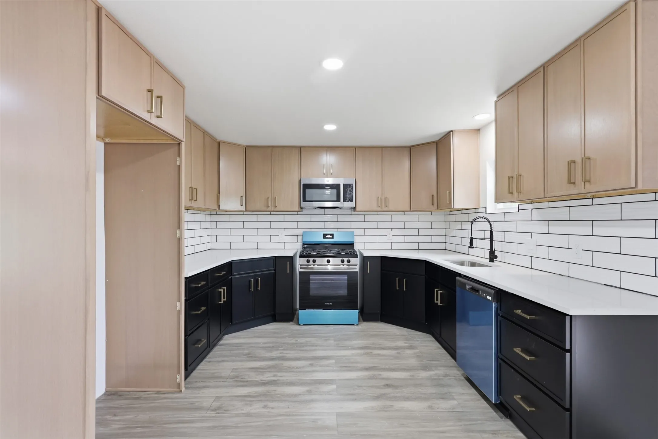 Single Family Residence For Sale in Palo Pinto County , 3239 Fm 2256, Mineral Wells, Texas 76067, 4 Bedroom, 3 Bathroom, 4 Garage spaces, 1,800 Sqft, built in 1955, mls#21340057, Real Estate Agent in Mineral Wells, Homes For Sale in Palo Pinto county, Homes For Sale in Mineral Wells, Realtor in Mineral Wells Texas, Real Estate Brokerage Independent Realty Texas, Luminita Cordes Realtor