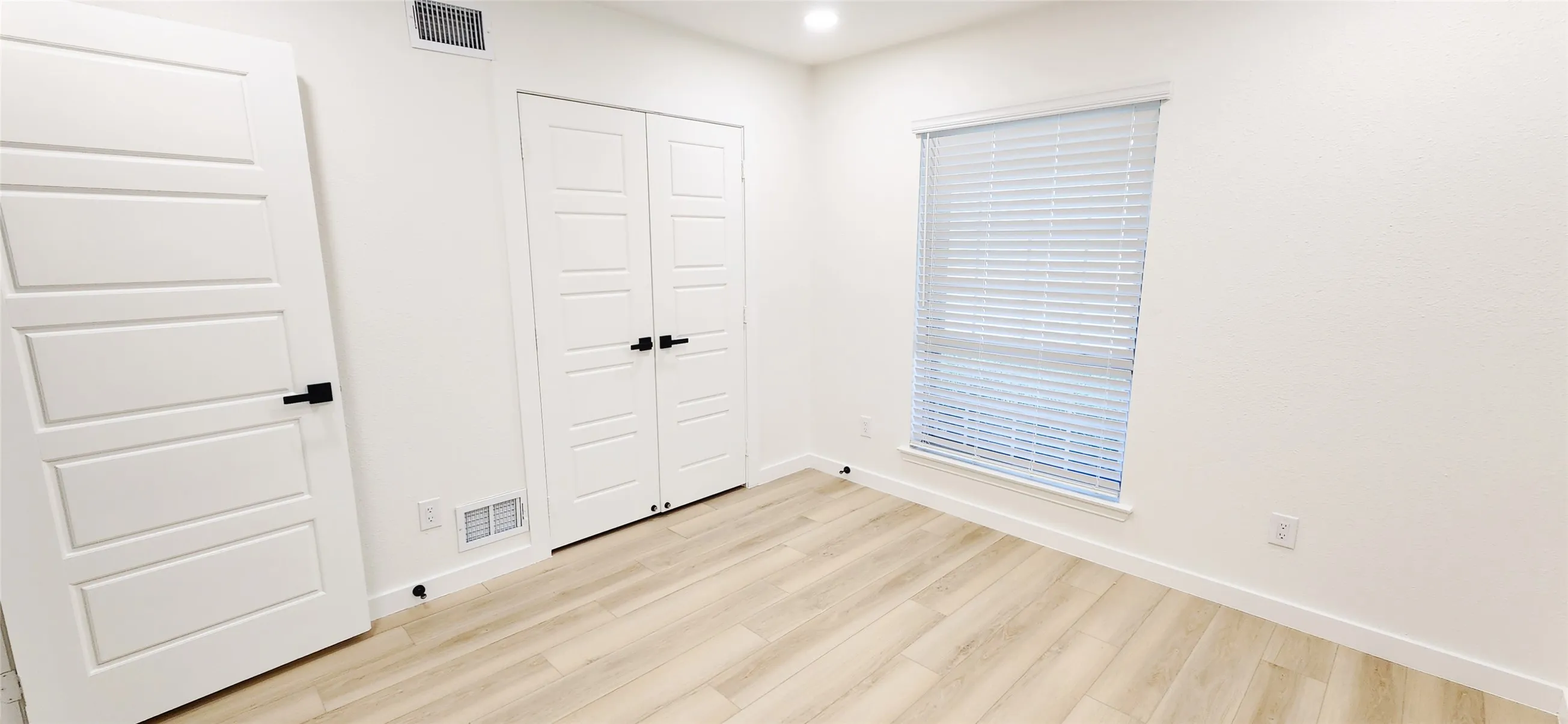 Single Family Residence For Sale in Dallas County , 1607 Centenary Drive, Richardson, Texas 75081, 3 Bedroom, 2 Bathroom, 2 Garage spaces, 1,968 Sqft, built in 1971, mls#21346816, Real Estate Agent in Richardson, Homes For Sale in Dallas county, Homes For Sale in Richardson, Realtor in Richardson Texas, Real Estate Brokerage Independent Realty Texas, Luminita Cordes Realtor