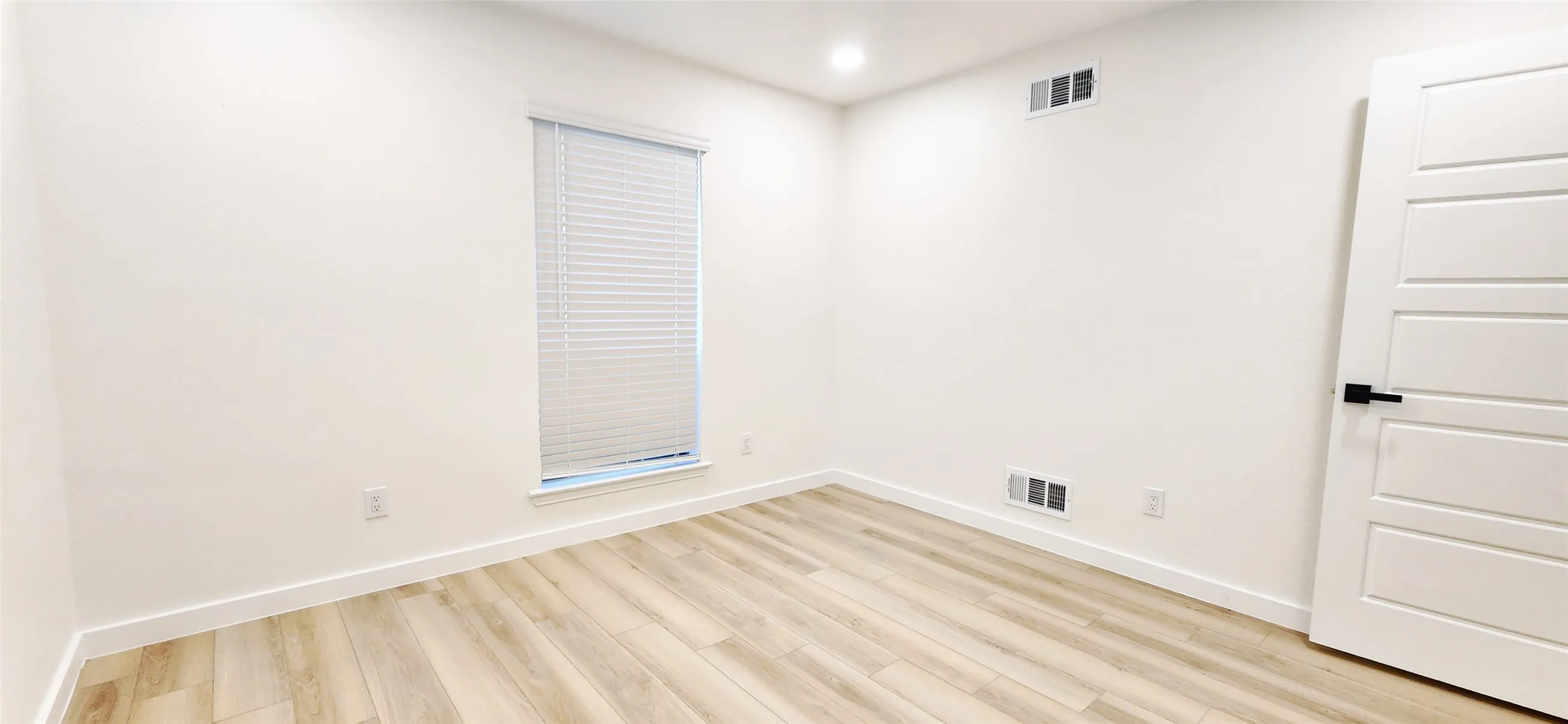 Single Family Residence For Sale in Dallas County , 1607 Centenary Drive, Richardson, Texas 75081, 3 Bedroom, 2 Bathroom, 2 Garage spaces, 1,968 Sqft, built in 1971, mls#21346816, Real Estate Agent in Richardson, Homes For Sale in Dallas county, Homes For Sale in Richardson, Realtor in Richardson Texas, Real Estate Brokerage Independent Realty Texas, Luminita Cordes Realtor