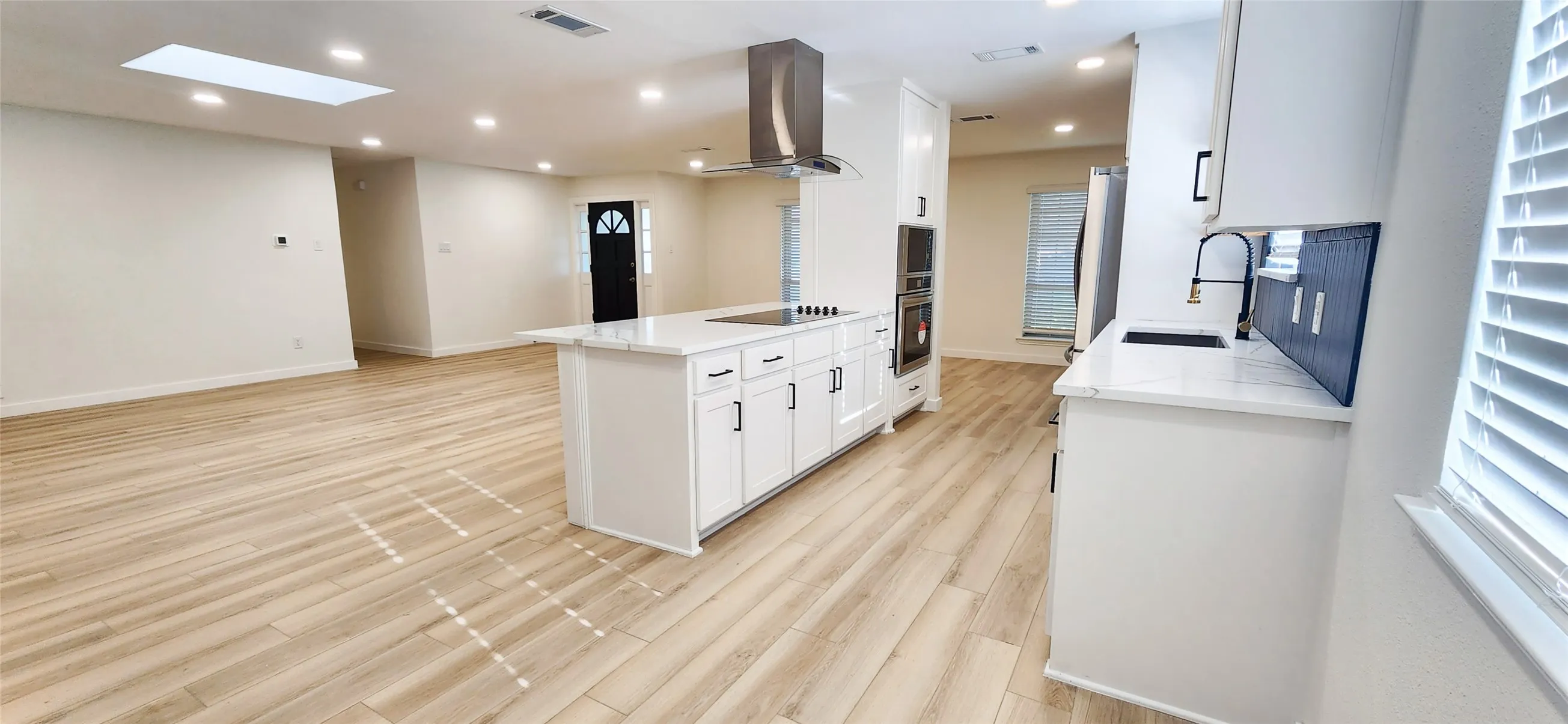 Single Family Residence For Sale in Dallas County , 1607 Centenary Drive, Richardson, Texas 75081, 3 Bedroom, 2 Bathroom, 2 Garage spaces, 1,968 Sqft, built in 1971, mls#21346816, Real Estate Agent in Richardson, Homes For Sale in Dallas county, Homes For Sale in Richardson, Realtor in Richardson Texas, Real Estate Brokerage Independent Realty Texas, Luminita Cordes Realtor