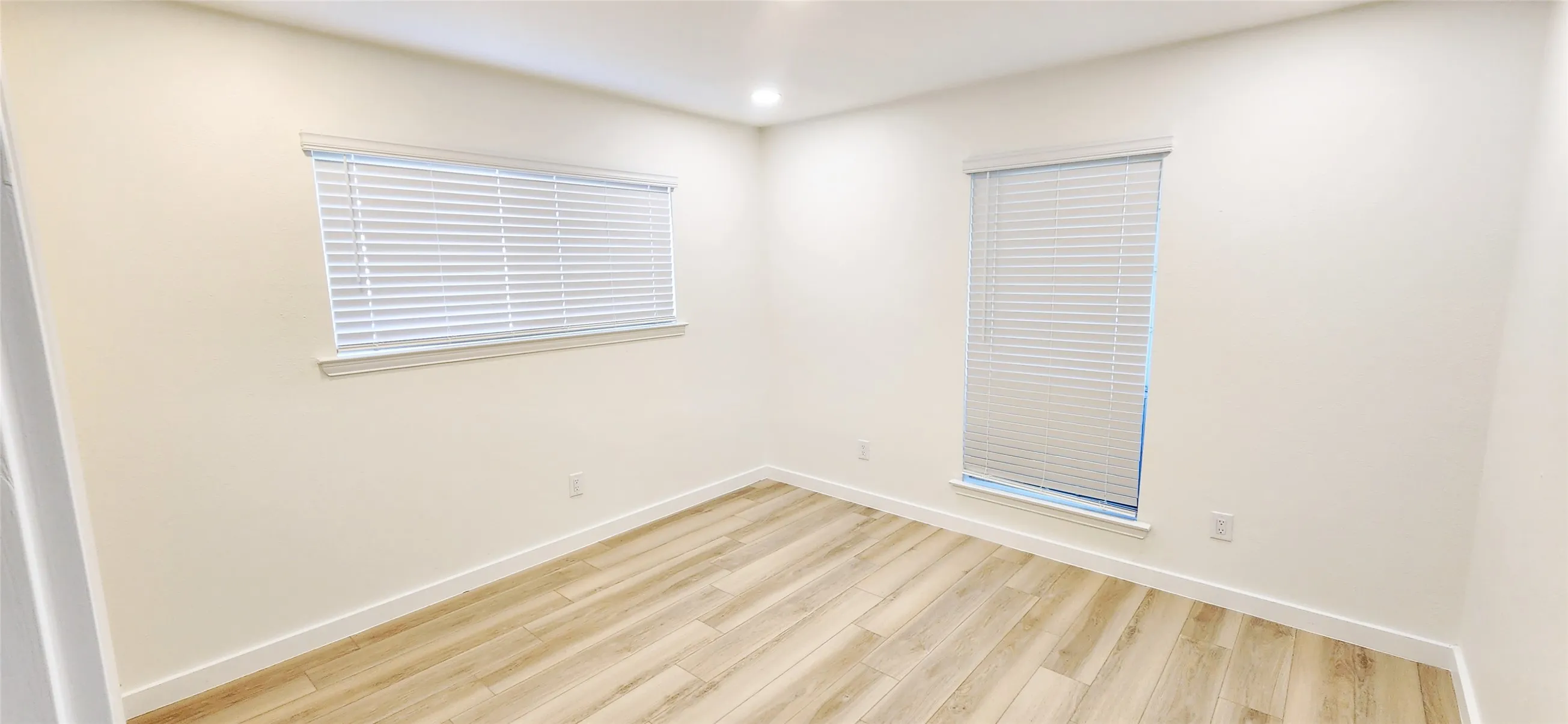 Single Family Residence For Sale in Dallas County , 1607 Centenary Drive, Richardson, Texas 75081, 3 Bedroom, 2 Bathroom, 2 Garage spaces, 1,968 Sqft, built in 1971, mls#21346816, Real Estate Agent in Richardson, Homes For Sale in Dallas county, Homes For Sale in Richardson, Realtor in Richardson Texas, Real Estate Brokerage Independent Realty Texas, Luminita Cordes Realtor