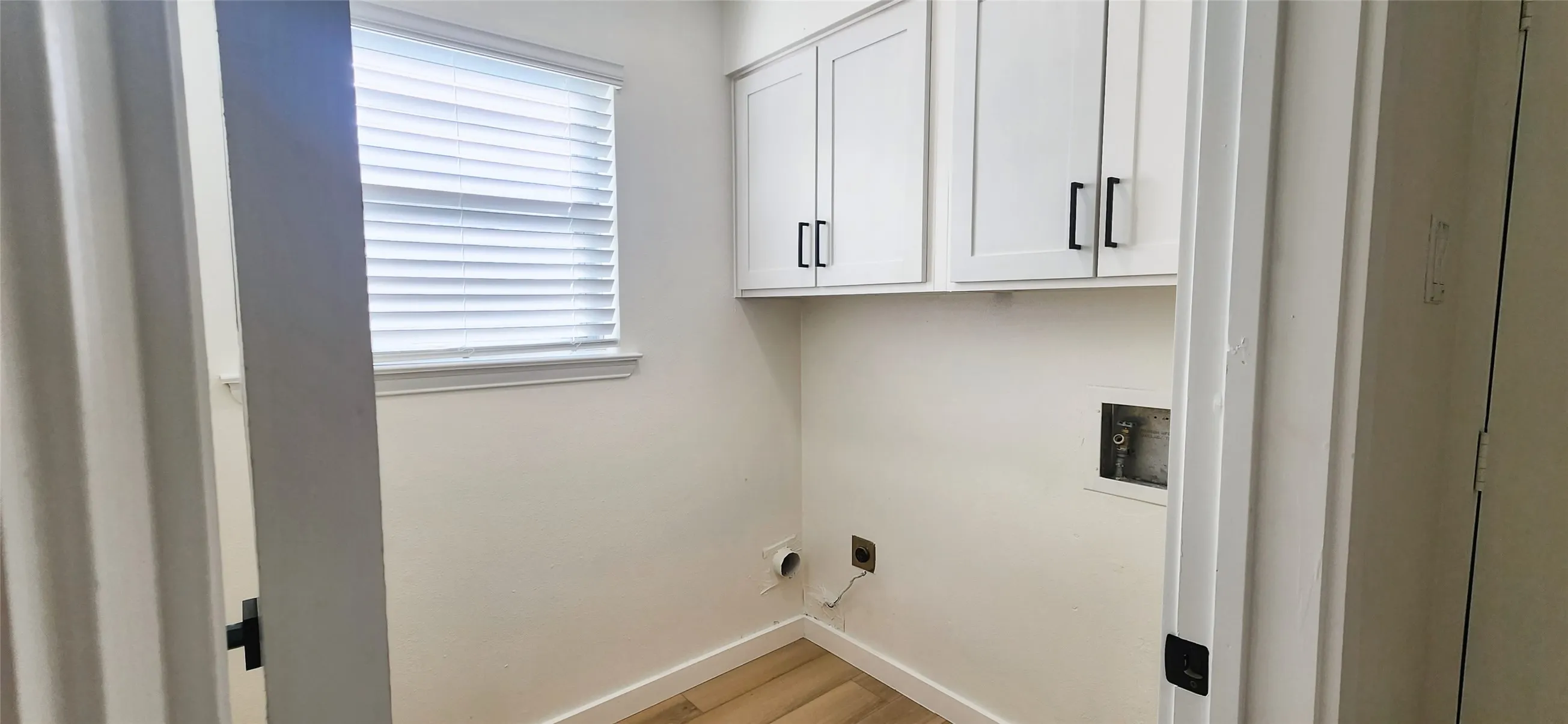 Single Family Residence For Sale in Dallas County , 1607 Centenary Drive, Richardson, Texas 75081, 3 Bedroom, 2 Bathroom, 2 Garage spaces, 1,968 Sqft, built in 1971, mls#21346816, Real Estate Agent in Richardson, Homes For Sale in Dallas county, Homes For Sale in Richardson, Realtor in Richardson Texas, Real Estate Brokerage Independent Realty Texas, Luminita Cordes Realtor