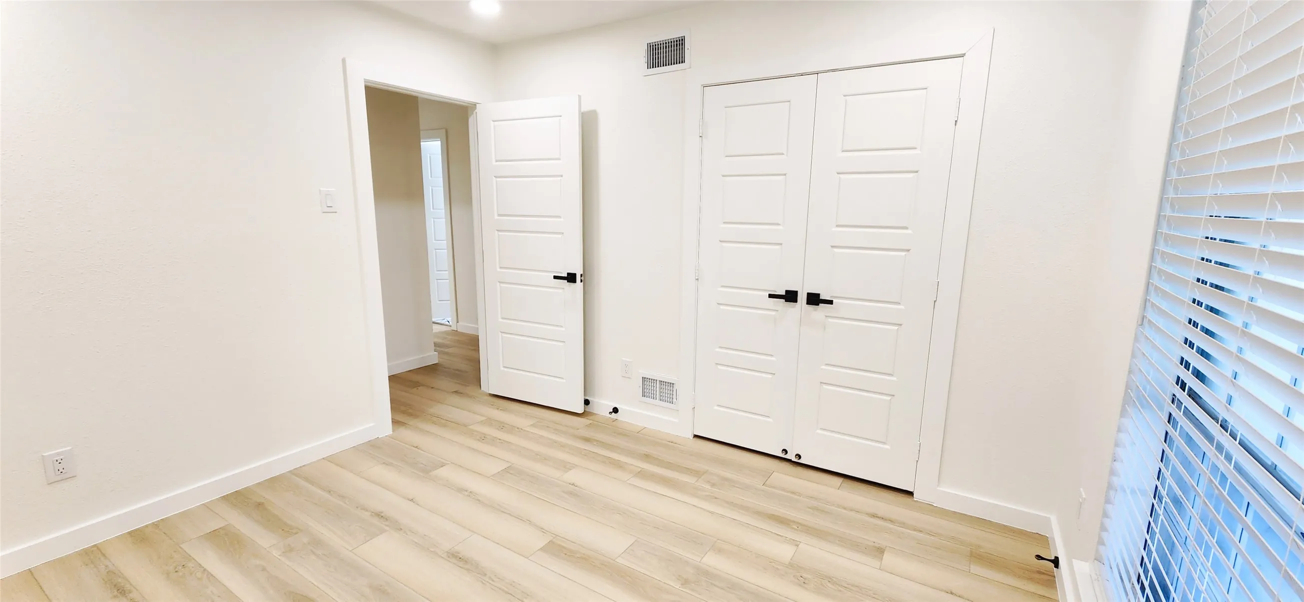 Single Family Residence For Sale in Dallas County , 1607 Centenary Drive, Richardson, Texas 75081, 3 Bedroom, 2 Bathroom, 2 Garage spaces, 1,968 Sqft, built in 1971, mls#21346816, Real Estate Agent in Richardson, Homes For Sale in Dallas county, Homes For Sale in Richardson, Realtor in Richardson Texas, Real Estate Brokerage Independent Realty Texas, Luminita Cordes Realtor