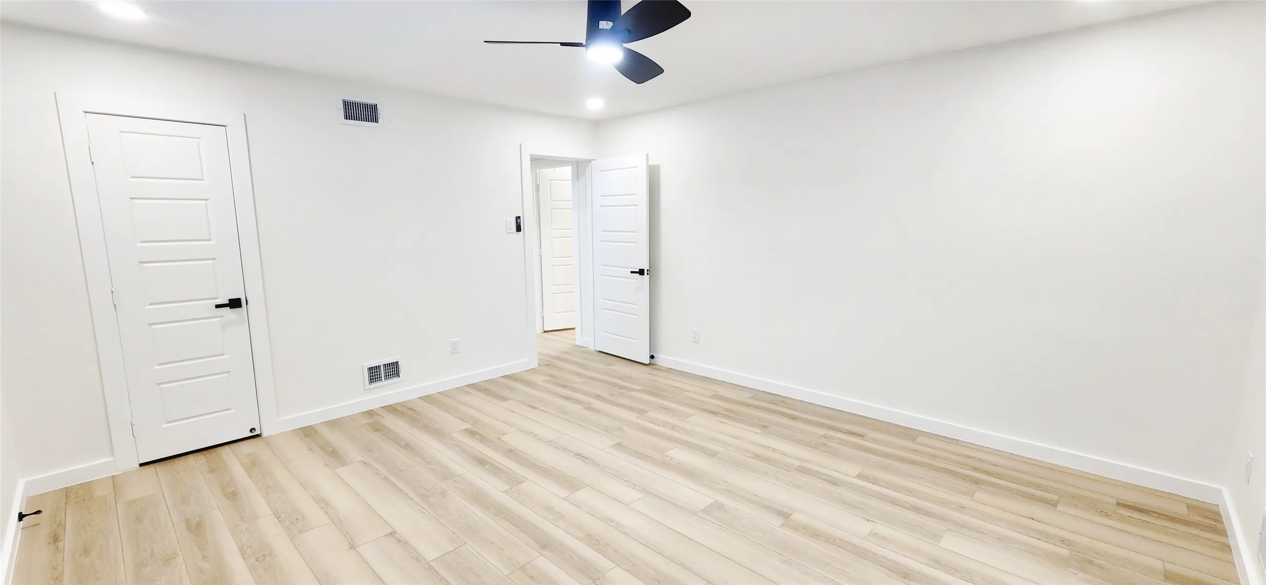 Single Family Residence For Sale in Dallas County , 1607 Centenary Drive, Richardson, Texas 75081, 3 Bedroom, 2 Bathroom, 2 Garage spaces, 1,968 Sqft, built in 1971, mls#21346816, Real Estate Agent in Richardson, Homes For Sale in Dallas county, Homes For Sale in Richardson, Realtor in Richardson Texas, Real Estate Brokerage Independent Realty Texas, Luminita Cordes Realtor