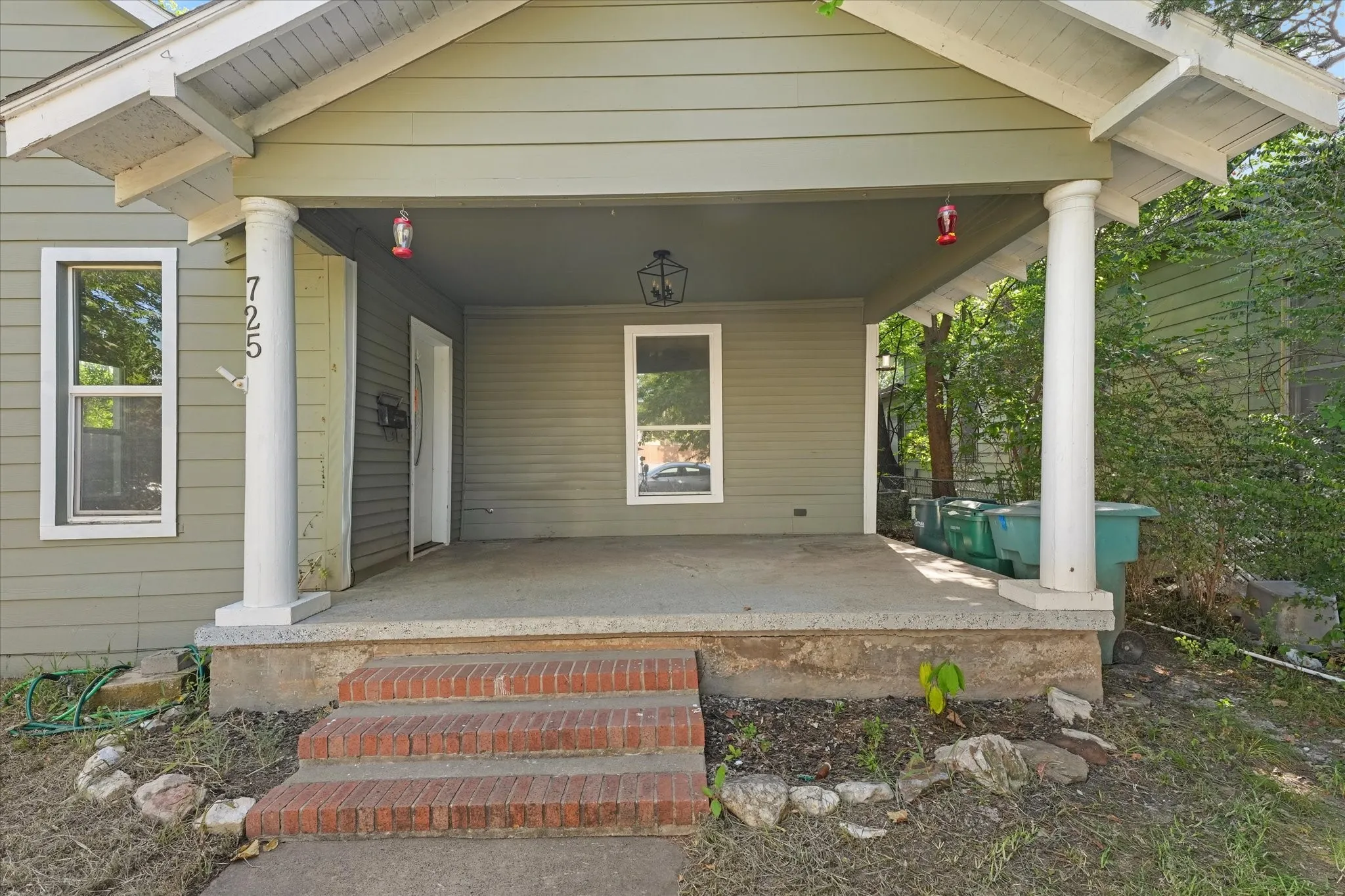 Single Family Residence For Rent in Grayson County , 725 S Walnut Street, Sherman, Texas 75090, 4 Bedroom, 3 Bathroom, Garage spaces, 2,627 Sqft, built in 1930, mls#21346849, Real Estate Agent in Sherman, Homes For Rent in Grayson county, Homes For Rent in Sherman, Realtor in Sherman Texas, Real Estate Brokerage Independent Realty Texas, Luminita Cordes Realtor