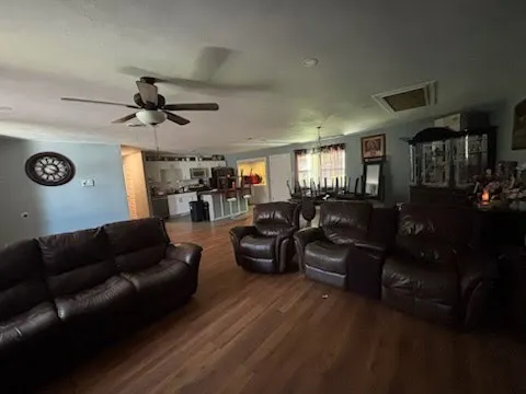 Single Family Residence For Sale in Dallas County , 2633 Greenland Drive, Mesquite, Texas 75150, 5 Bedroom, 2 Bathroom, Garage spaces, 1,831 Sqft, built in 1961, mls#21345320, Real Estate Agent in Mesquite, Homes For Sale in Dallas county, Homes For Sale in Mesquite, Realtor in Mesquite Texas, Real Estate Brokerage Independent Realty Texas, Luminita Cordes Realtor