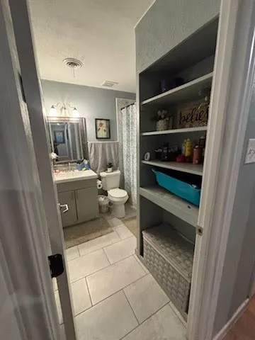 Single Family Residence For Sale in Dallas County , 2633 Greenland Drive, Mesquite, Texas 75150, 5 Bedroom, 2 Bathroom, Garage spaces, 1,831 Sqft, built in 1961, mls#21345320, Real Estate Agent in Mesquite, Homes For Sale in Dallas county, Homes For Sale in Mesquite, Realtor in Mesquite Texas, Real Estate Brokerage Independent Realty Texas, Luminita Cordes Realtor