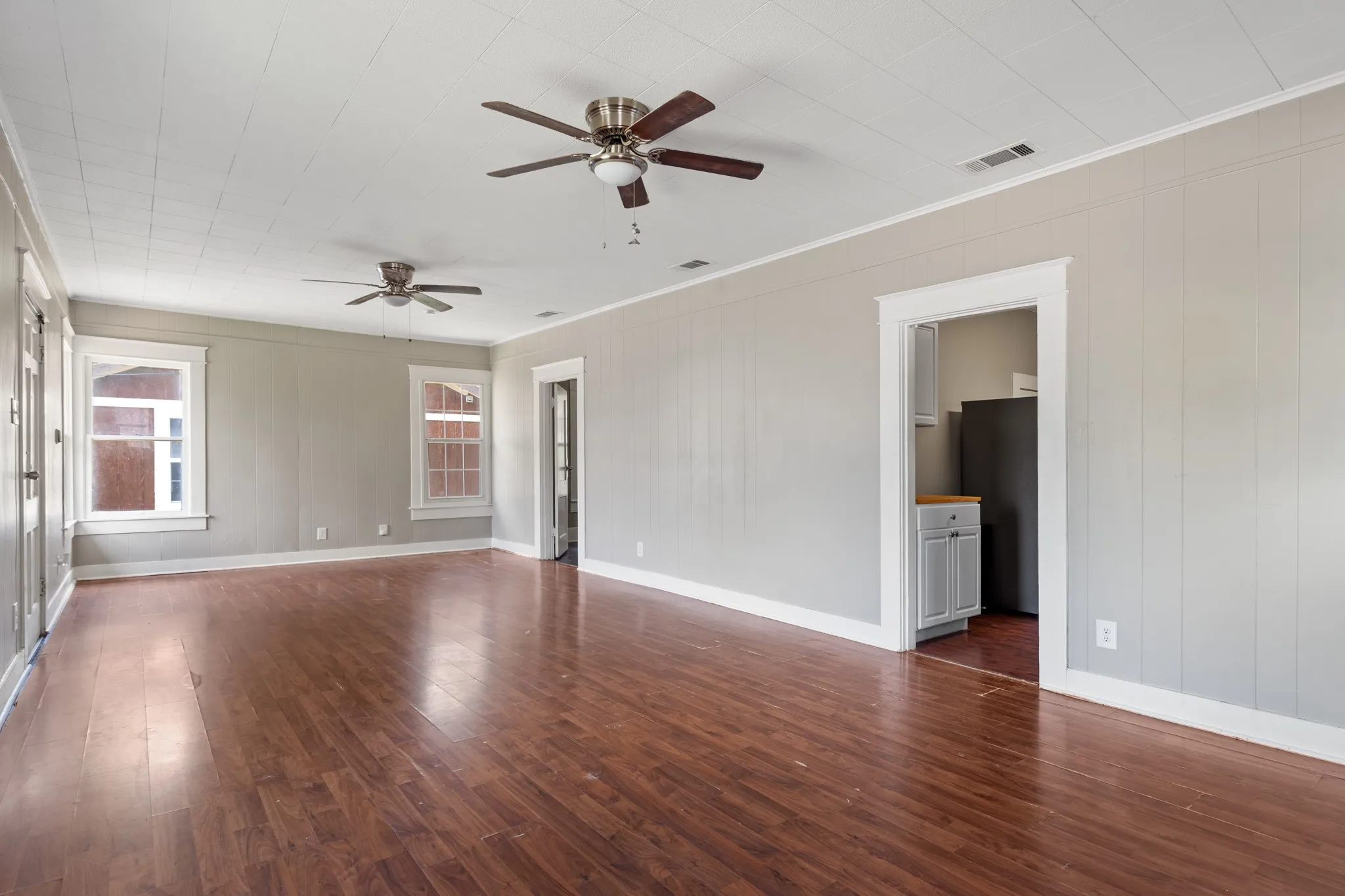 Single Family Residence For Sale in Hunt County , 1619 Oneal Street, Greenville, Texas 75401, 3 Bedroom, 1 Bathroom, Garage spaces, 1,470 Sqft, built in 1965, mls#21346791, Real Estate Agent in Greenville, Homes For Sale in Hunt county, Homes For Sale in Greenville, Realtor in Greenville Texas, Real Estate Brokerage Independent Realty Texas, Luminita Cordes Realtor
