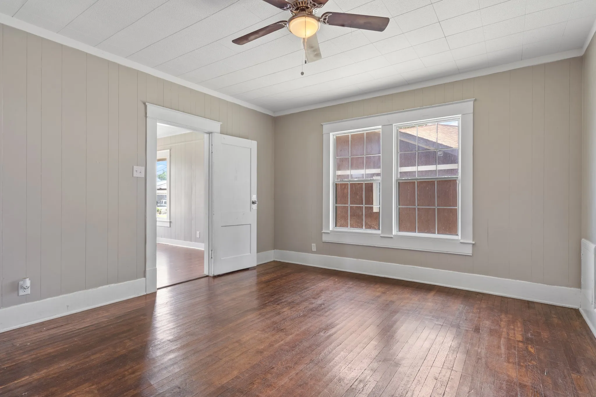 Single Family Residence For Sale in Hunt County , 1619 Oneal Street, Greenville, Texas 75401, 3 Bedroom, 1 Bathroom, Garage spaces, 1,470 Sqft, built in 1965, mls#21346791, Real Estate Agent in Greenville, Homes For Sale in Hunt county, Homes For Sale in Greenville, Realtor in Greenville Texas, Real Estate Brokerage Independent Realty Texas, Luminita Cordes Realtor