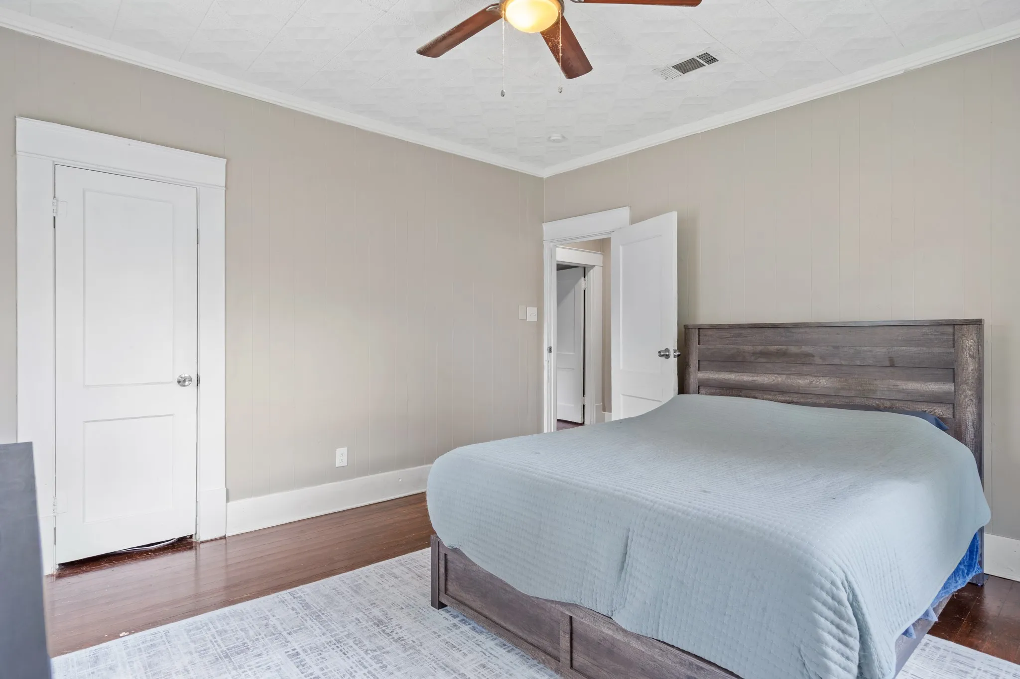 Single Family Residence For Sale in Hunt County , 1619 Oneal Street, Greenville, Texas 75401, 3 Bedroom, 1 Bathroom, Garage spaces, 1,470 Sqft, built in 1965, mls#21346791, Real Estate Agent in Greenville, Homes For Sale in Hunt county, Homes For Sale in Greenville, Realtor in Greenville Texas, Real Estate Brokerage Independent Realty Texas, Luminita Cordes Realtor
