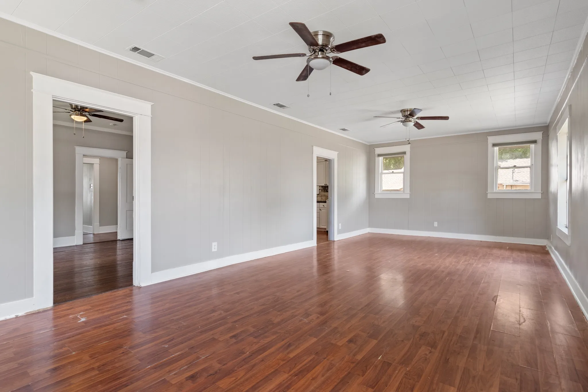 Single Family Residence For Sale in Hunt County , 1619 Oneal Street, Greenville, Texas 75401, 3 Bedroom, 1 Bathroom, Garage spaces, 1,470 Sqft, built in 1965, mls#21346791, Real Estate Agent in Greenville, Homes For Sale in Hunt county, Homes For Sale in Greenville, Realtor in Greenville Texas, Real Estate Brokerage Independent Realty Texas, Luminita Cordes Realtor