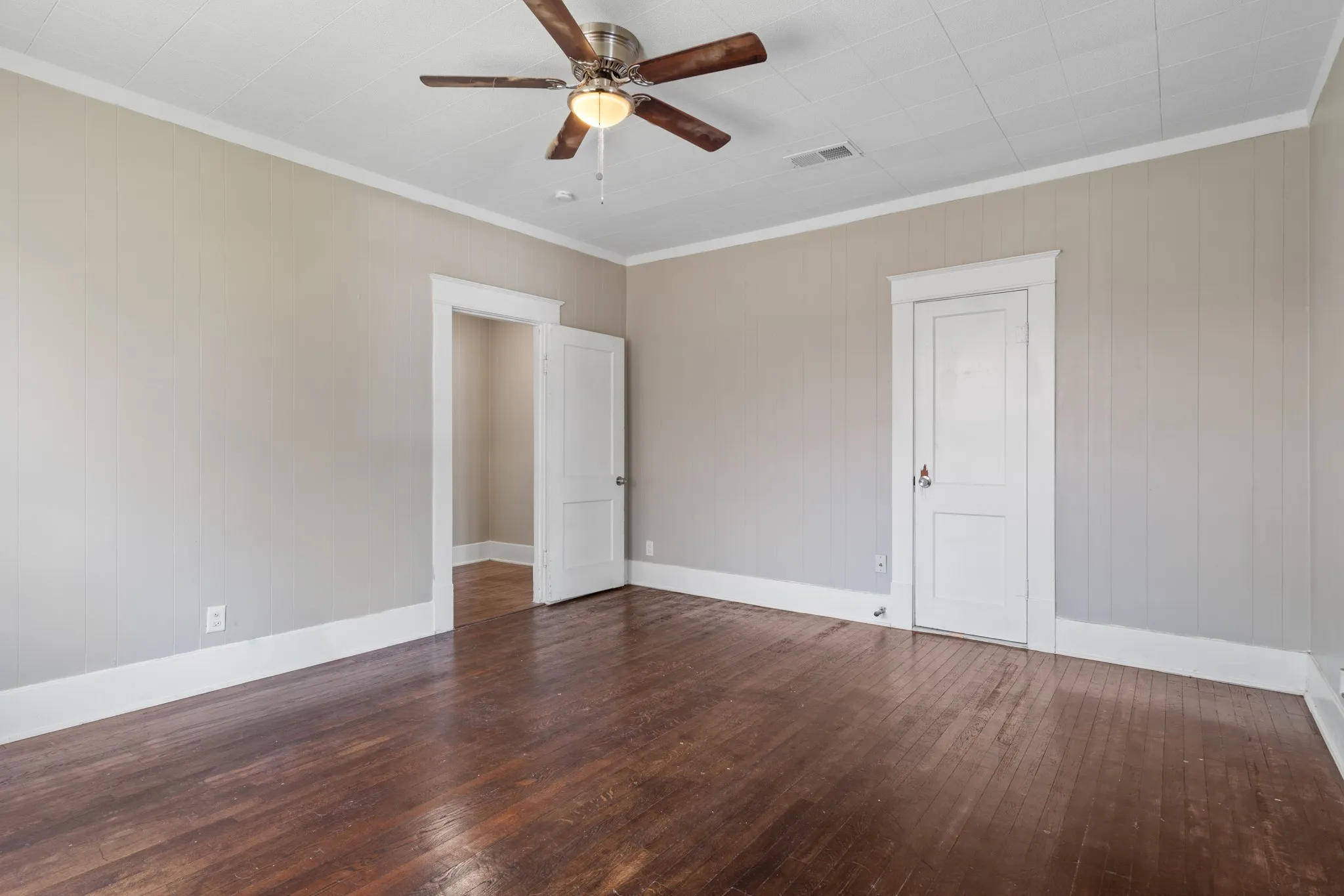 Single Family Residence For Sale in Hunt County , 1619 Oneal Street, Greenville, Texas 75401, 3 Bedroom, 1 Bathroom, Garage spaces, 1,470 Sqft, built in 1965, mls#21346791, Real Estate Agent in Greenville, Homes For Sale in Hunt county, Homes For Sale in Greenville, Realtor in Greenville Texas, Real Estate Brokerage Independent Realty Texas, Luminita Cordes Realtor