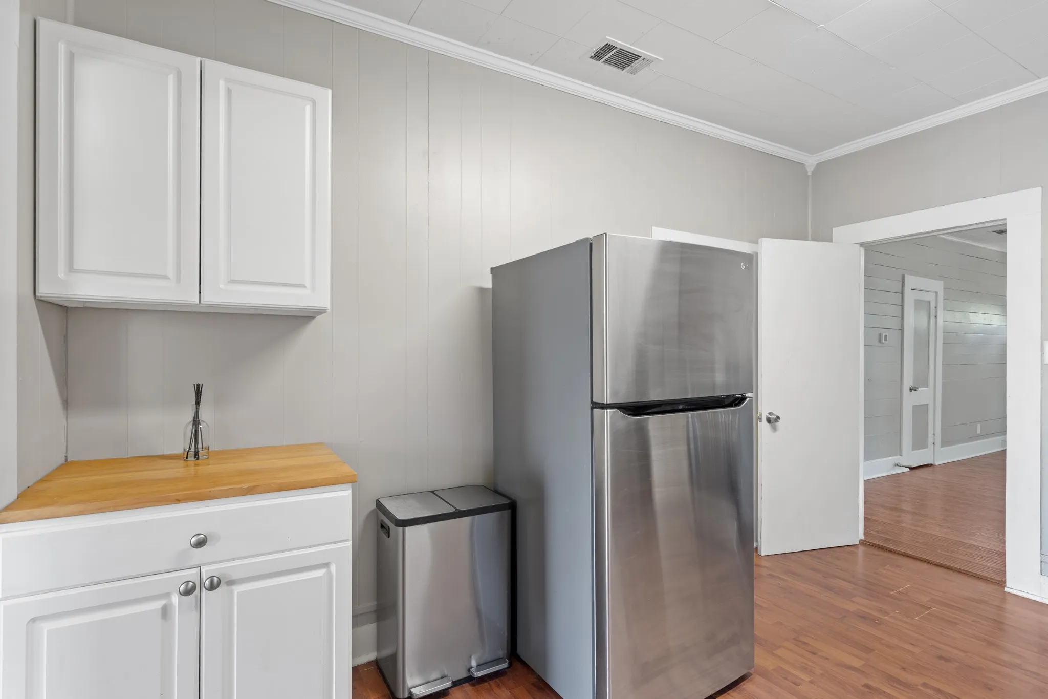Single Family Residence For Sale in Hunt County , 1619 Oneal Street, Greenville, Texas 75401, 3 Bedroom, 1 Bathroom, Garage spaces, 1,470 Sqft, built in 1965, mls#21346791, Real Estate Agent in Greenville, Homes For Sale in Hunt county, Homes For Sale in Greenville, Realtor in Greenville Texas, Real Estate Brokerage Independent Realty Texas, Luminita Cordes Realtor